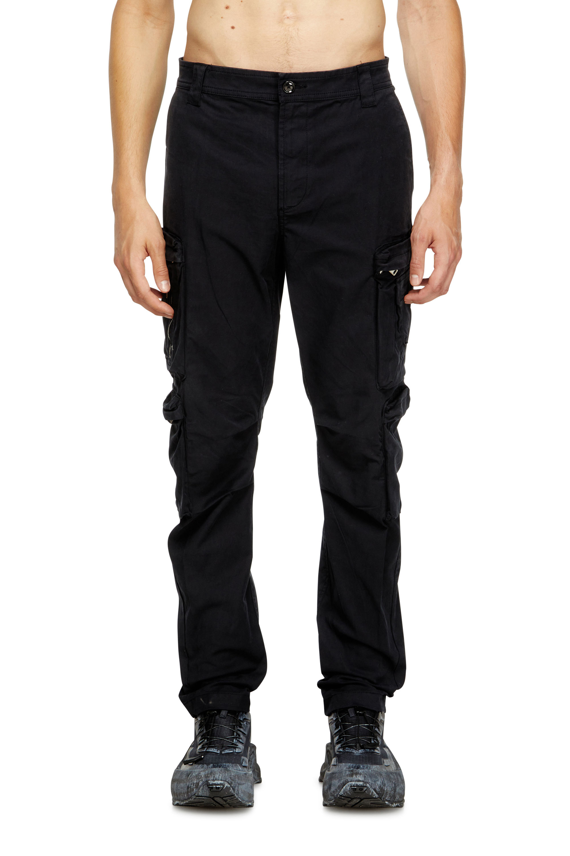 Diesel - P-ARLEM, Pantalones cargo con bolsillo con cremallera Hombre in Negro - 1