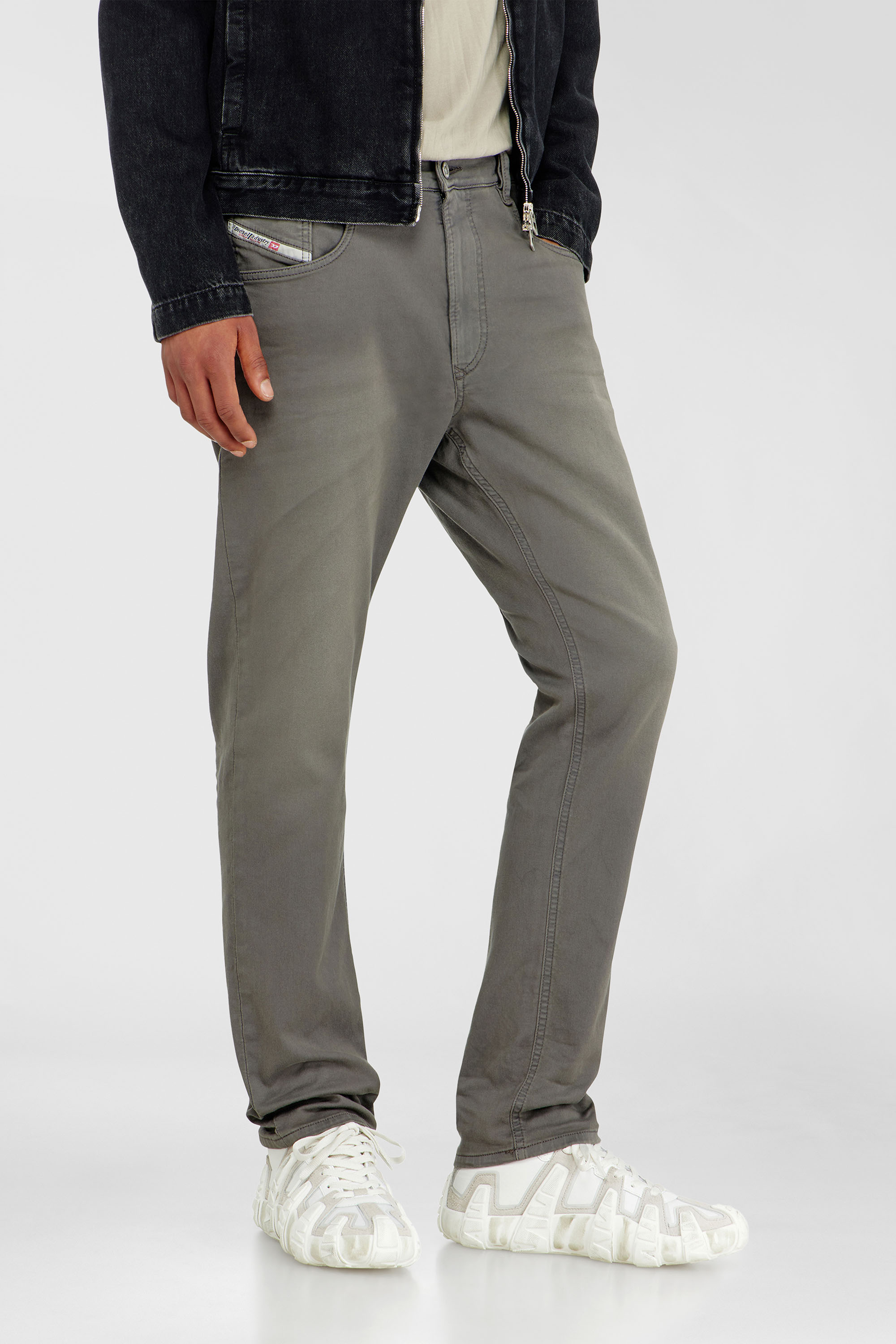 Diesel - Regular 2032 D-Krooley-BW Joggjeans&reg; 0670M Hombre, Gris - 5