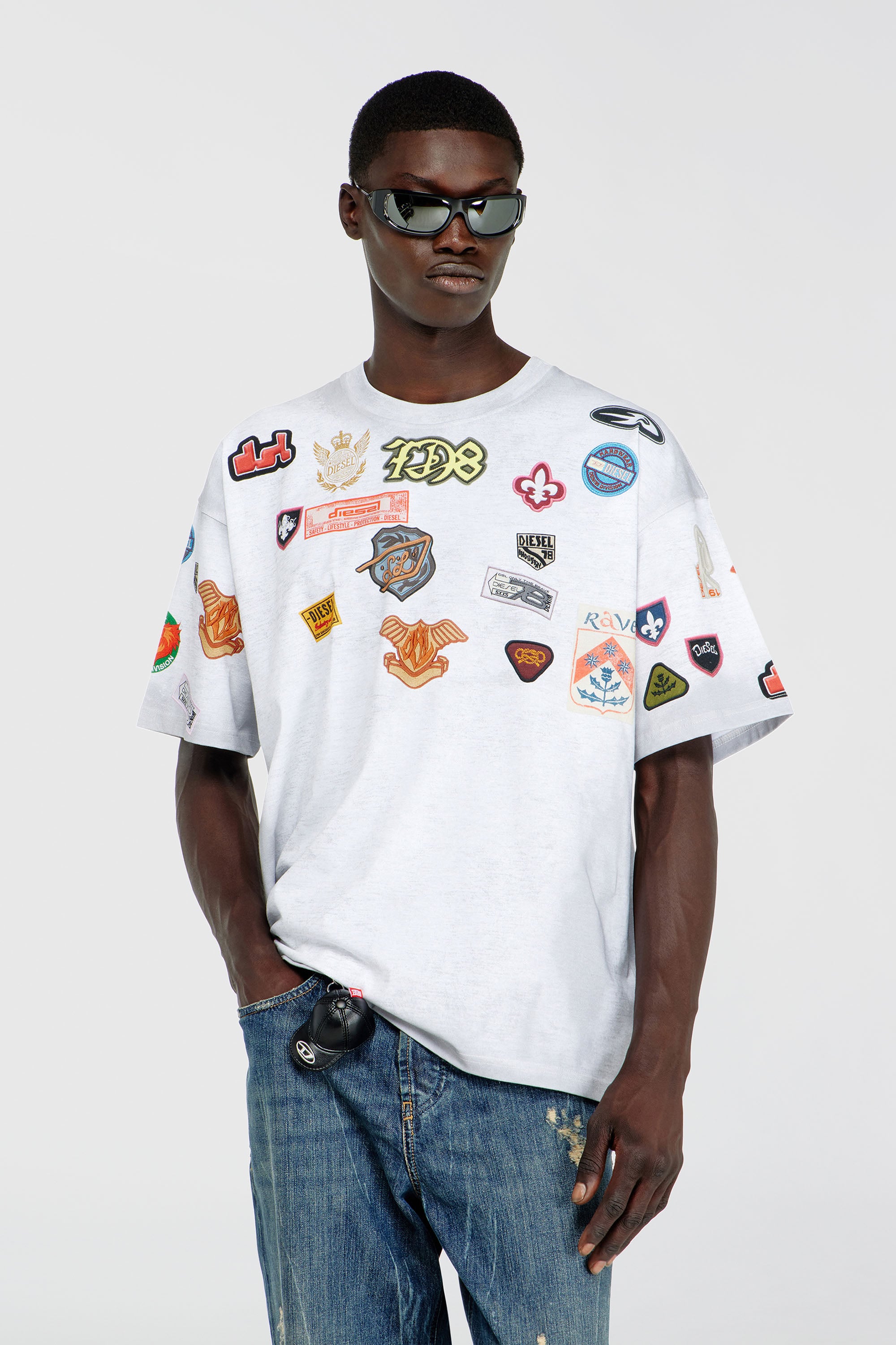 Diesel - T-BOXT-AA6, Camiseta de algod&oacute;n con estampado de parches all-over Hombre in Blanco - 1