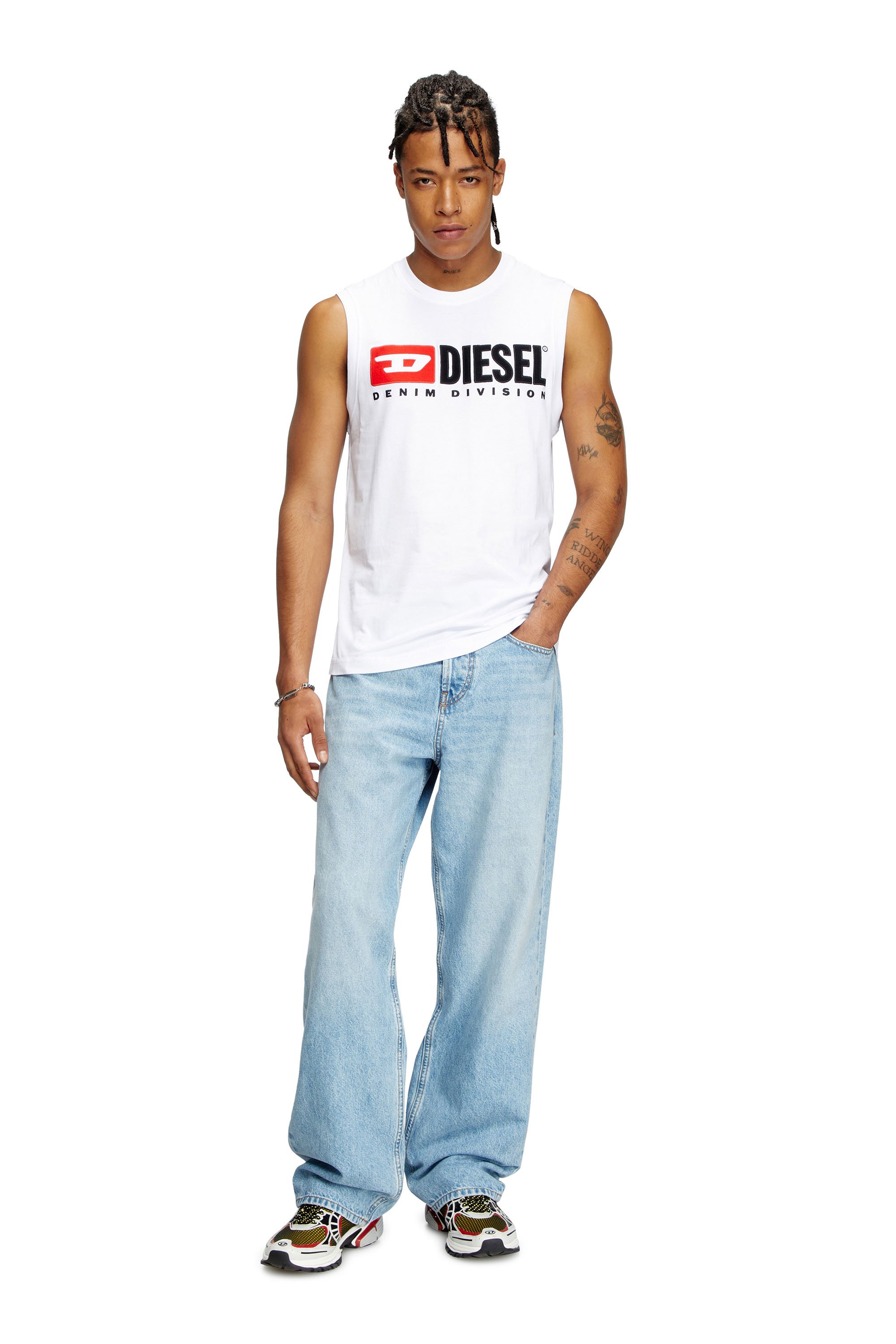 Diesel - T-ISCO-DIV, Camiseta sin mangas con logotipo estampado en el pecho Hombre in Blanco - 2