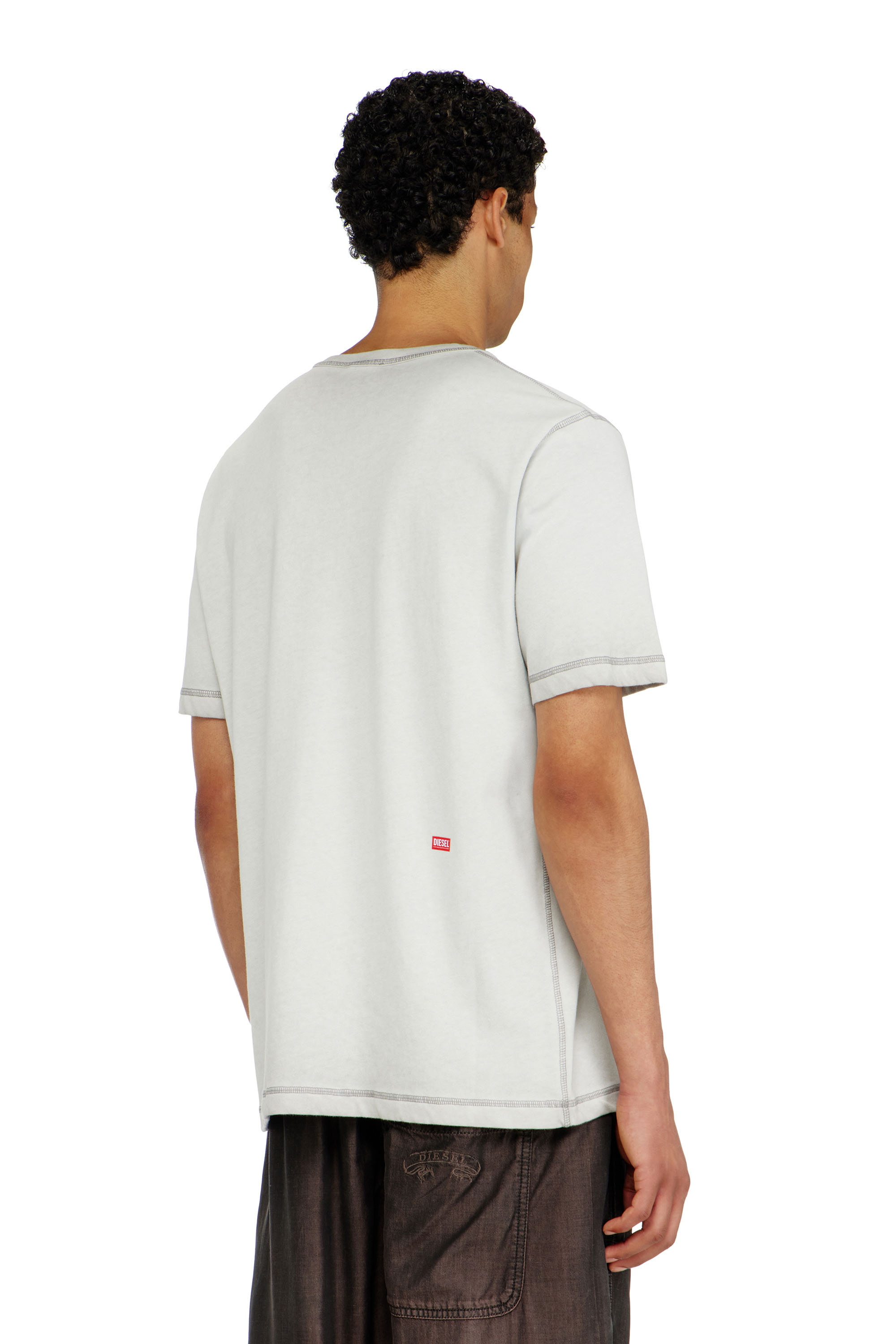 Diesel - T-RAWJUST-AA1, Camiseta de punto con gr&aacute;fico en relieve Hombre in Gris - 4