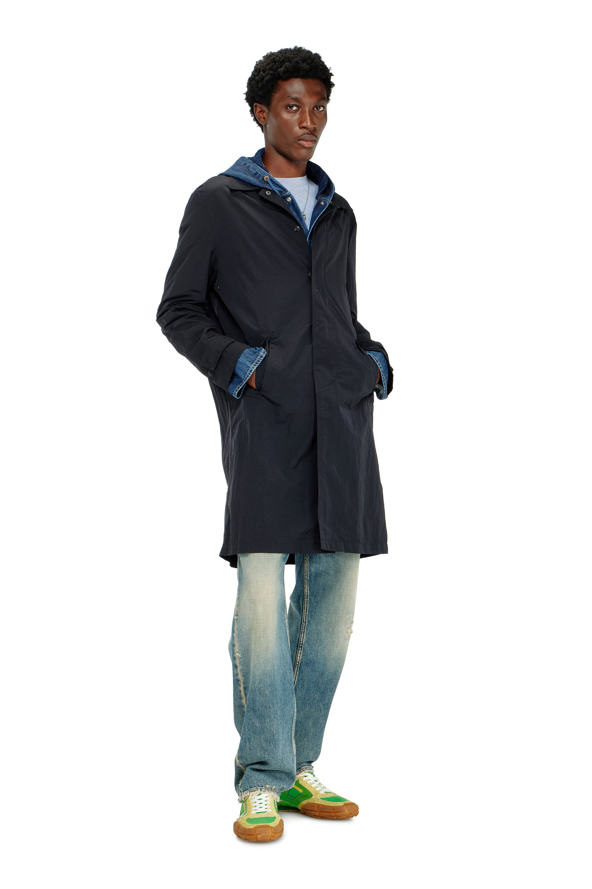 Diesel - J-BURHAT, Abrigo de nailon con acabado arrugado brillante Hombre in Negro - 1