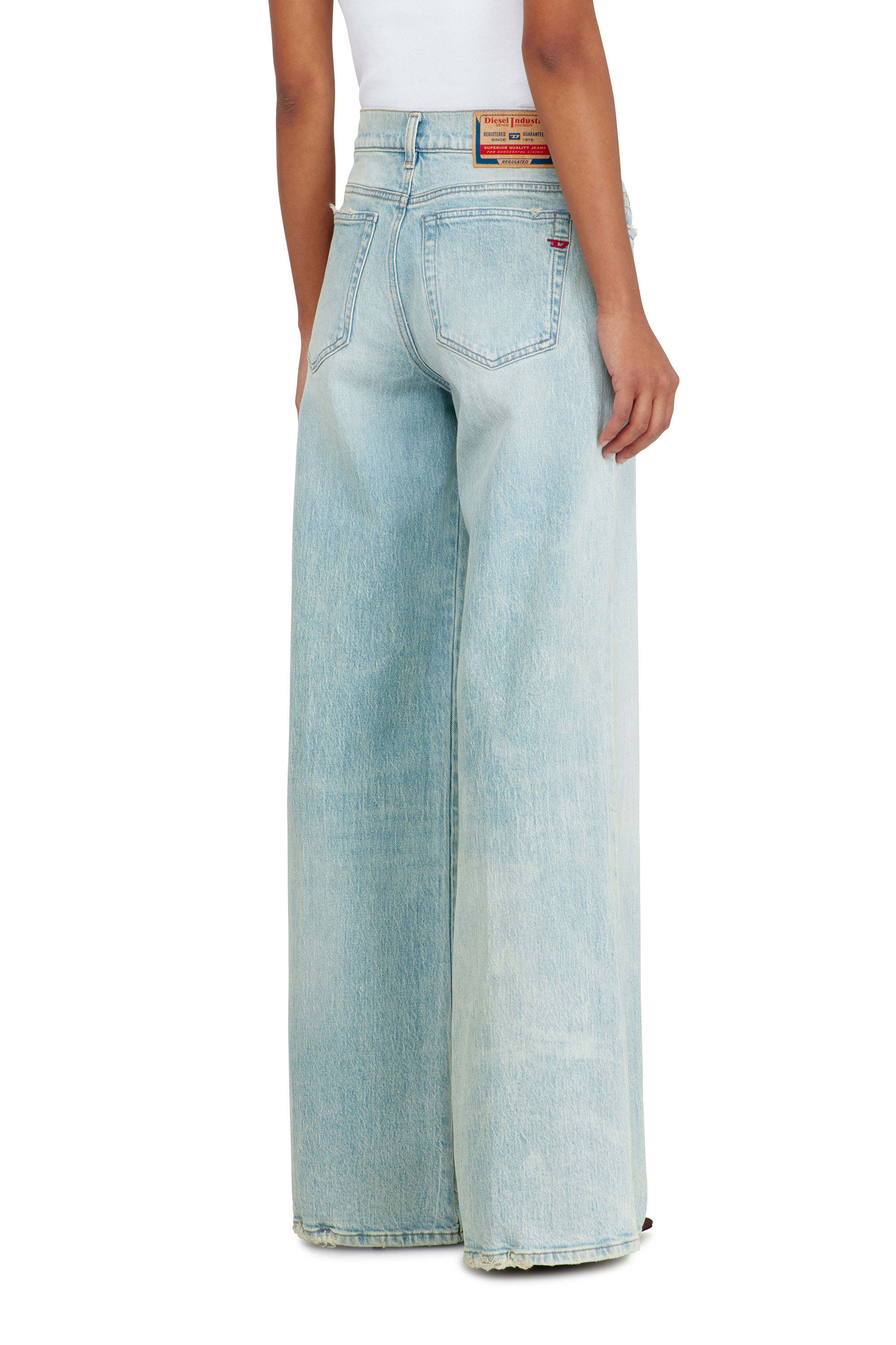 Diesel - Flare Jeans 1978 D-Akemi 0KBBX Mujer, Azul Claro - 5