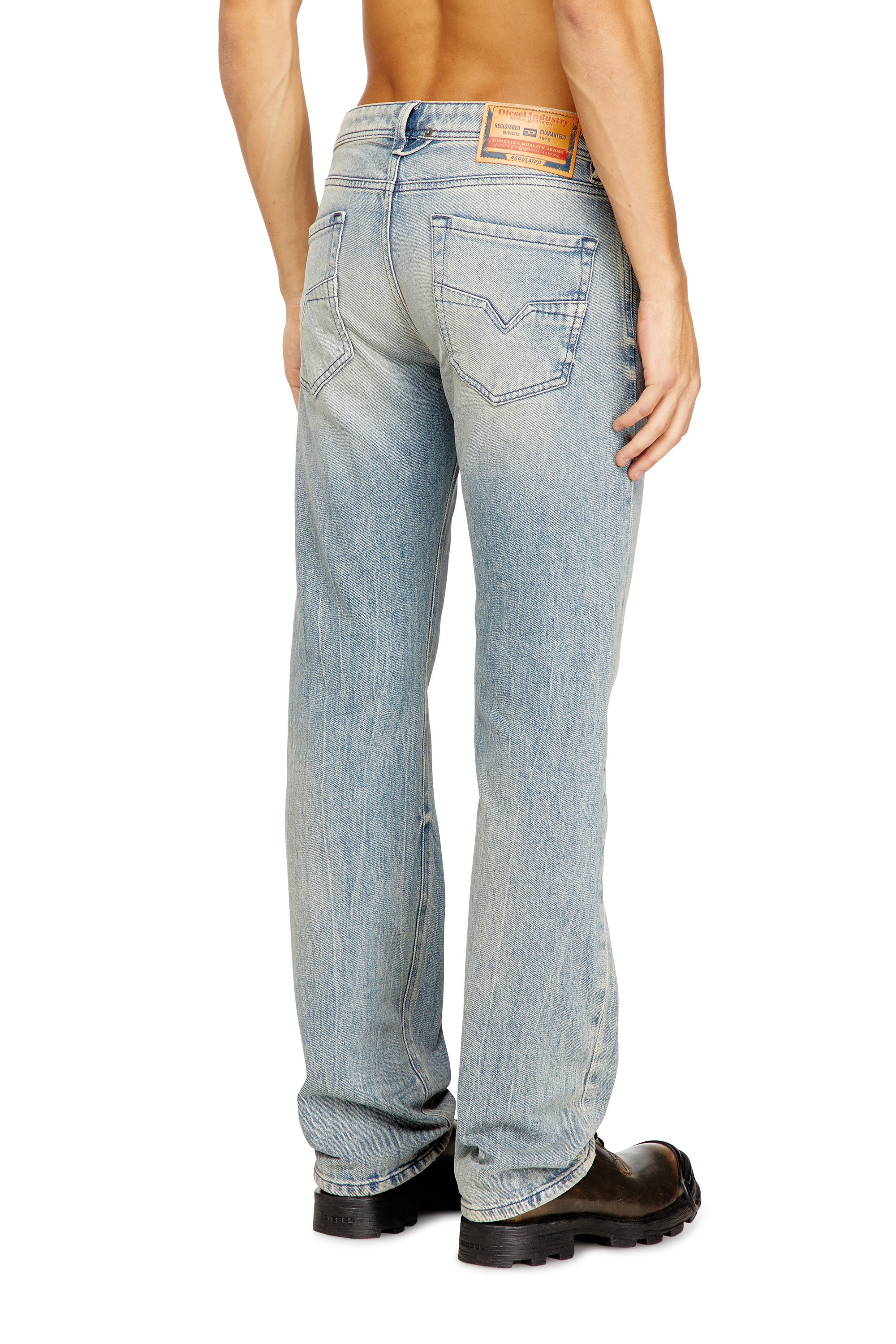 Diesel - Regular Jeans 1985 Larkee 09N55 Hombre, Azul Claro - 4
