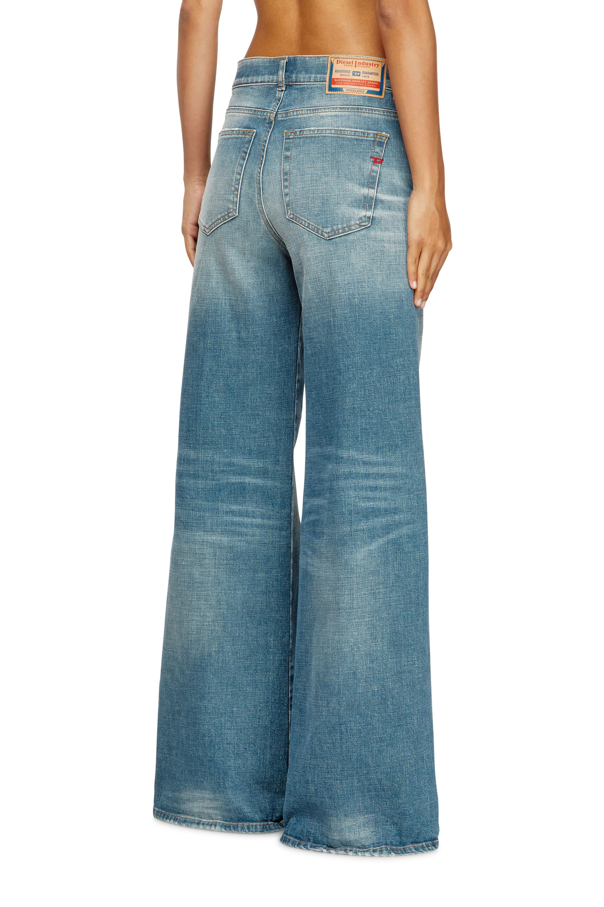 Diesel - Flare Jeans 1978 D-Akemi 09M58 Mujer, Azul medio - 4