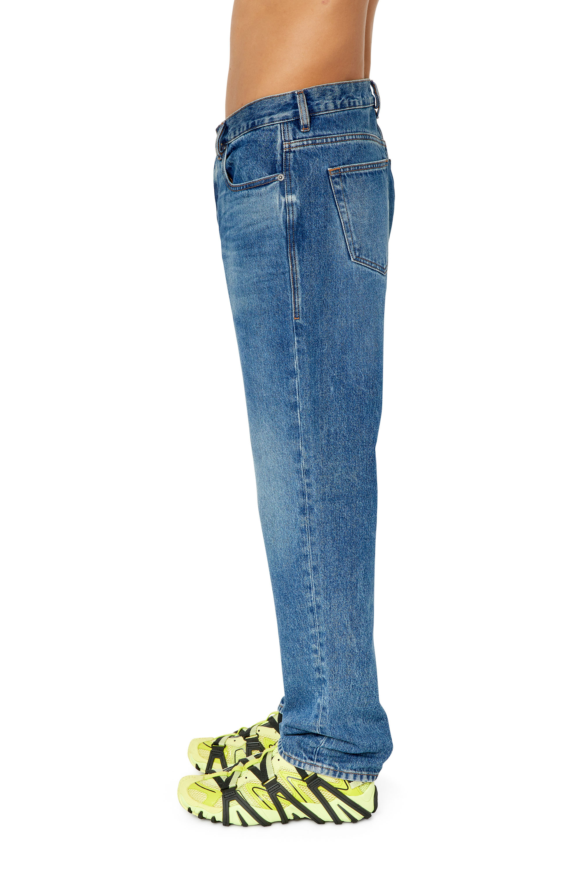 Diesel - 2020 D-Viker 0GYCT Straight Jeans, Azul medio - Image 4