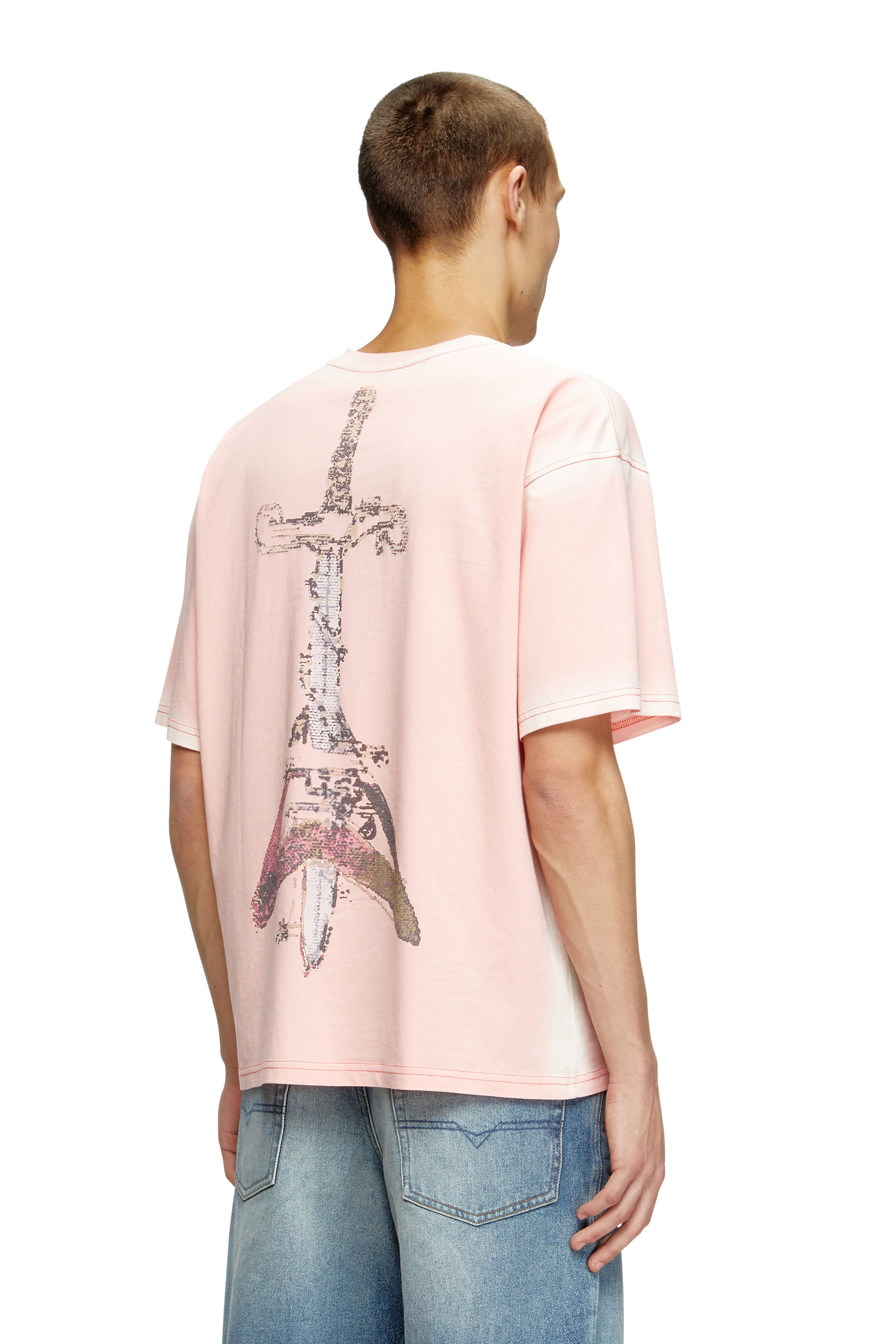 Diesel - T-BOXT-T10, Camiseta con estampado de espada Hombre in Rosa - 4