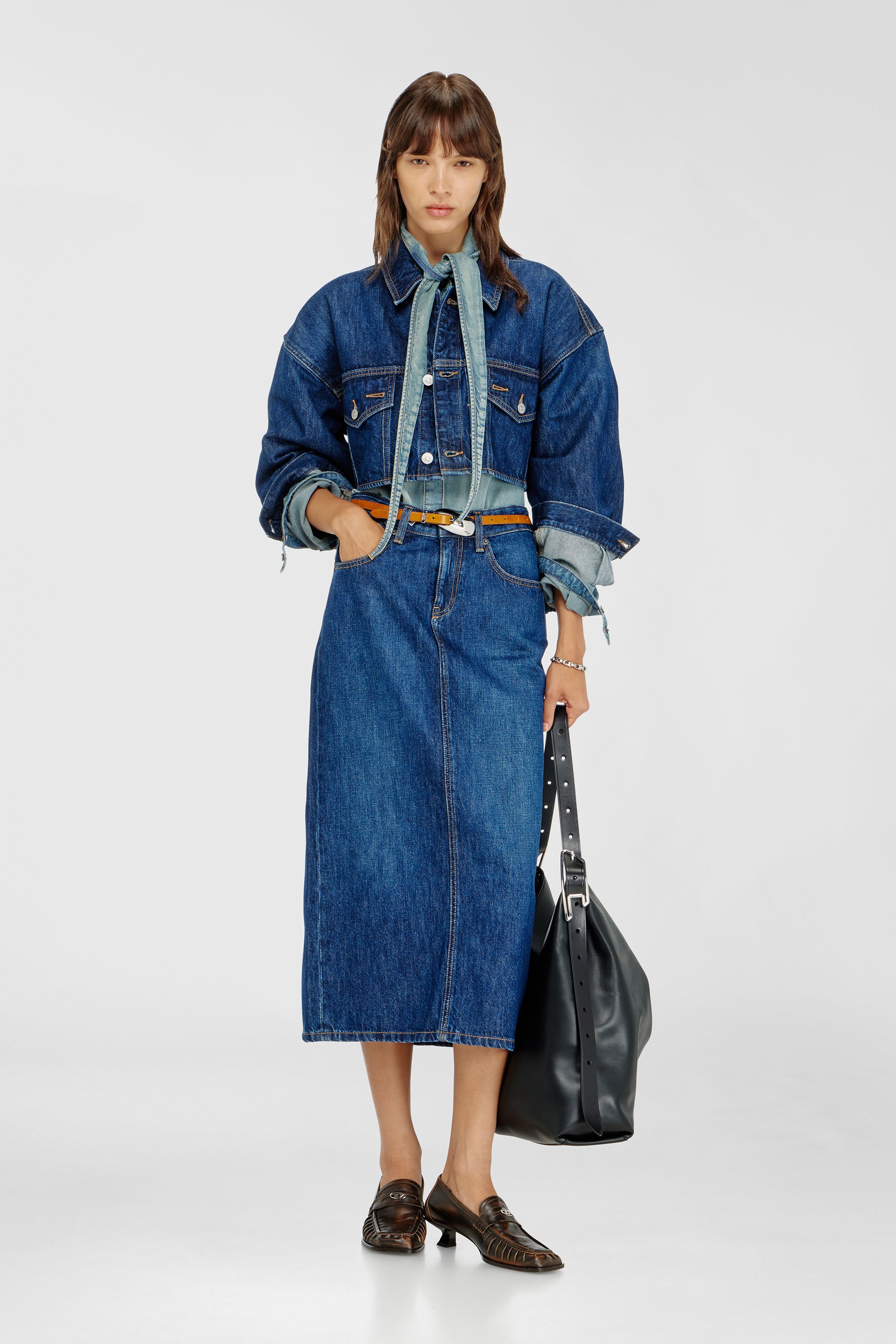 Diesel - DE-MALLEY, Chaqueta trucker denim cropped oversize Mujer in Azul marino - 2