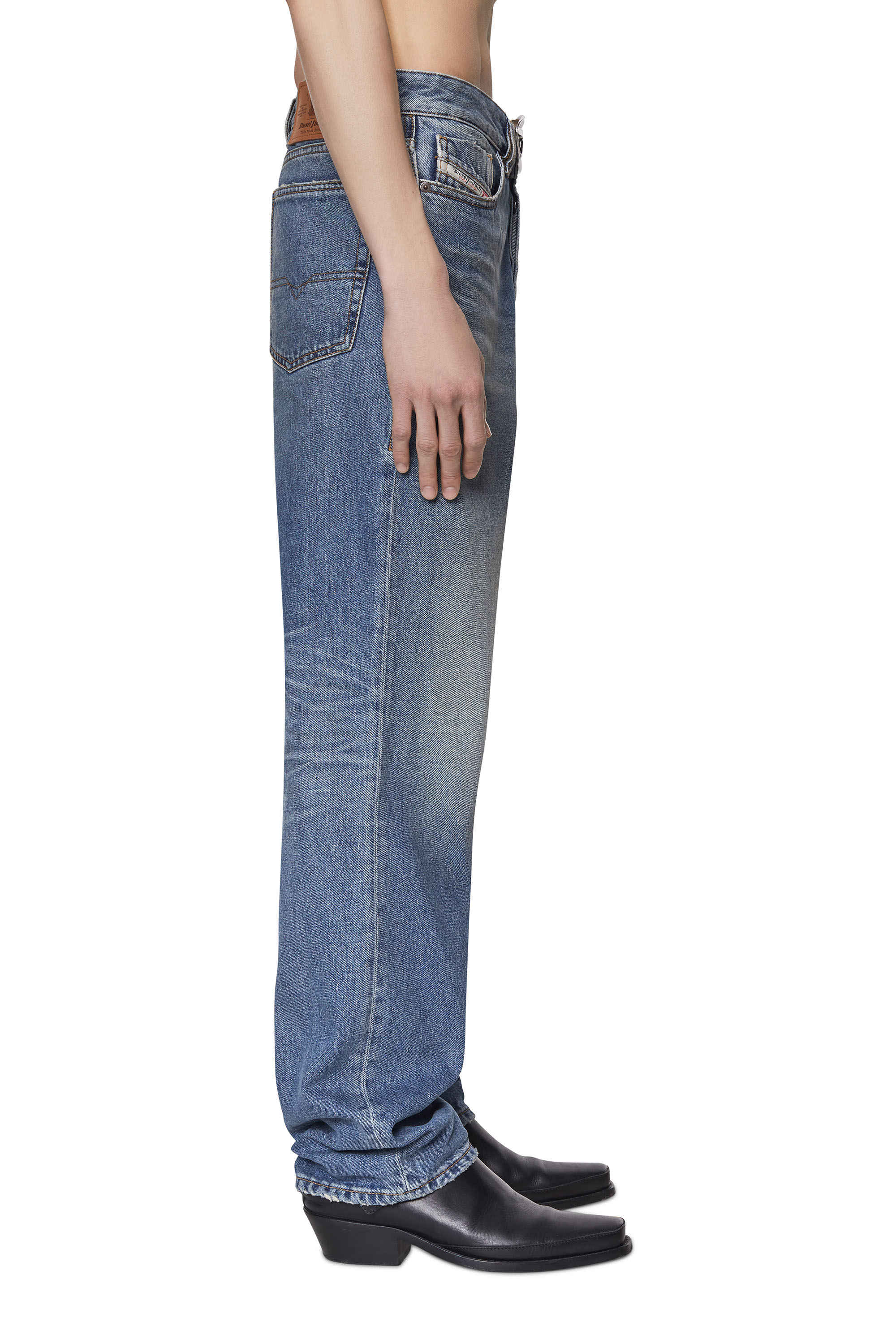 Diesel - 1955 007A7 Straight Jeans, Azul medio - Image 4