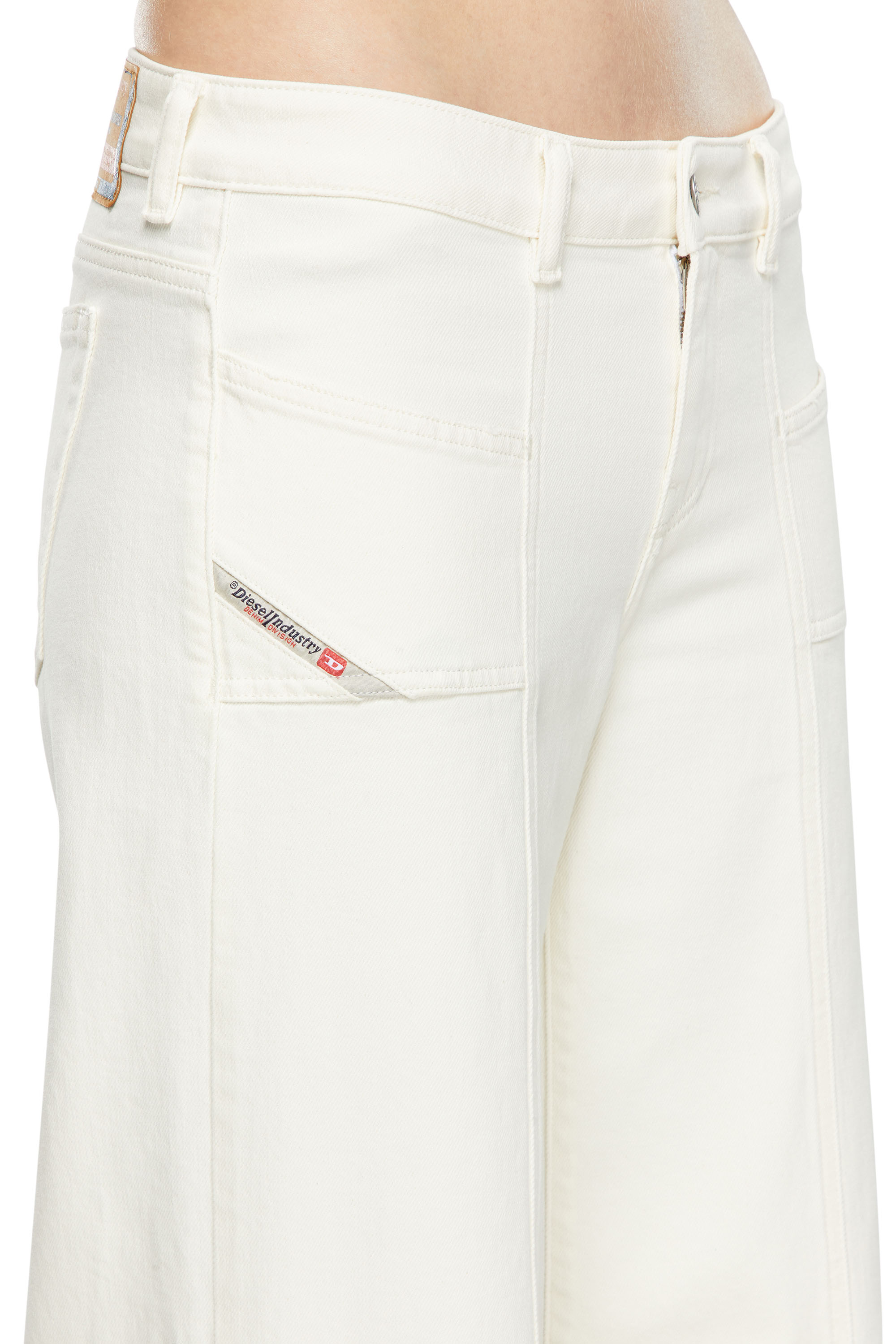 Diesel - Bootcut and Flare Jeans D-Akii 09J68, Blanco - Image 5