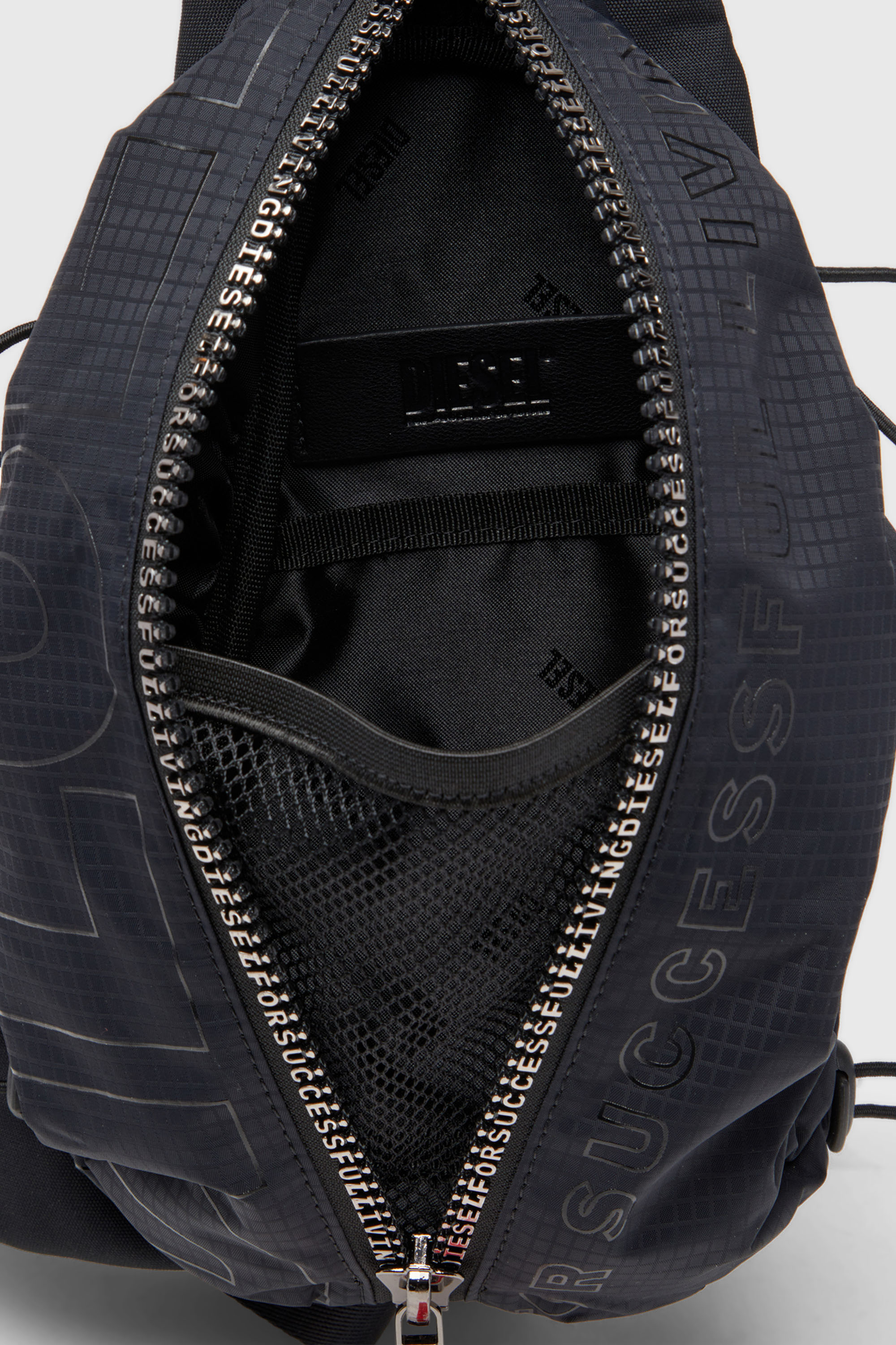 Diesel - ZIP-D CROSSBODY X, Zip-D-Bolso bandolera de tejido exterior de jacquard a cuadros Hombre in Negro - 3