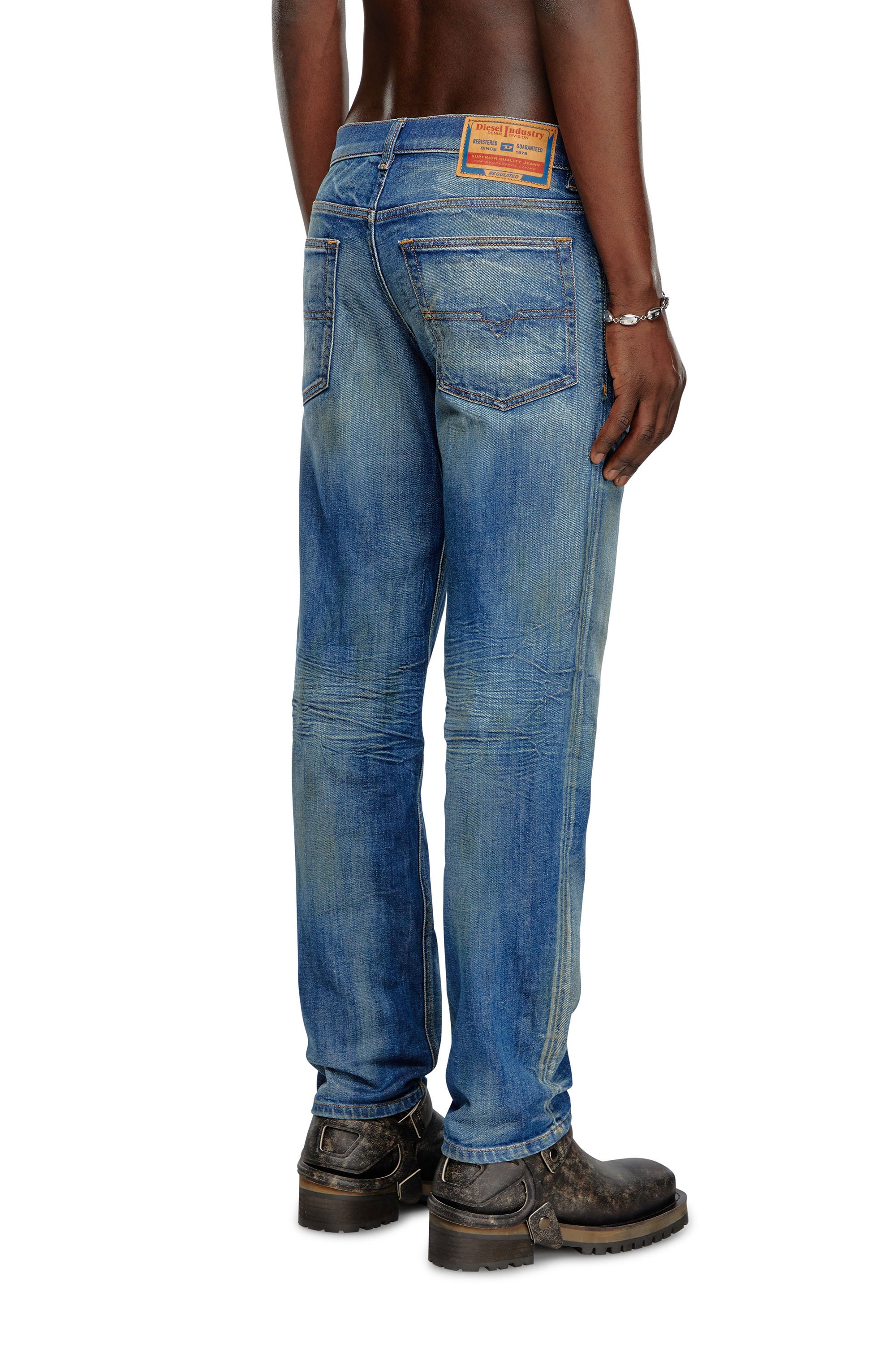 Diesel - Tapered Jeans 2023 D-Finitive 09J66, Azul medio - Image 2