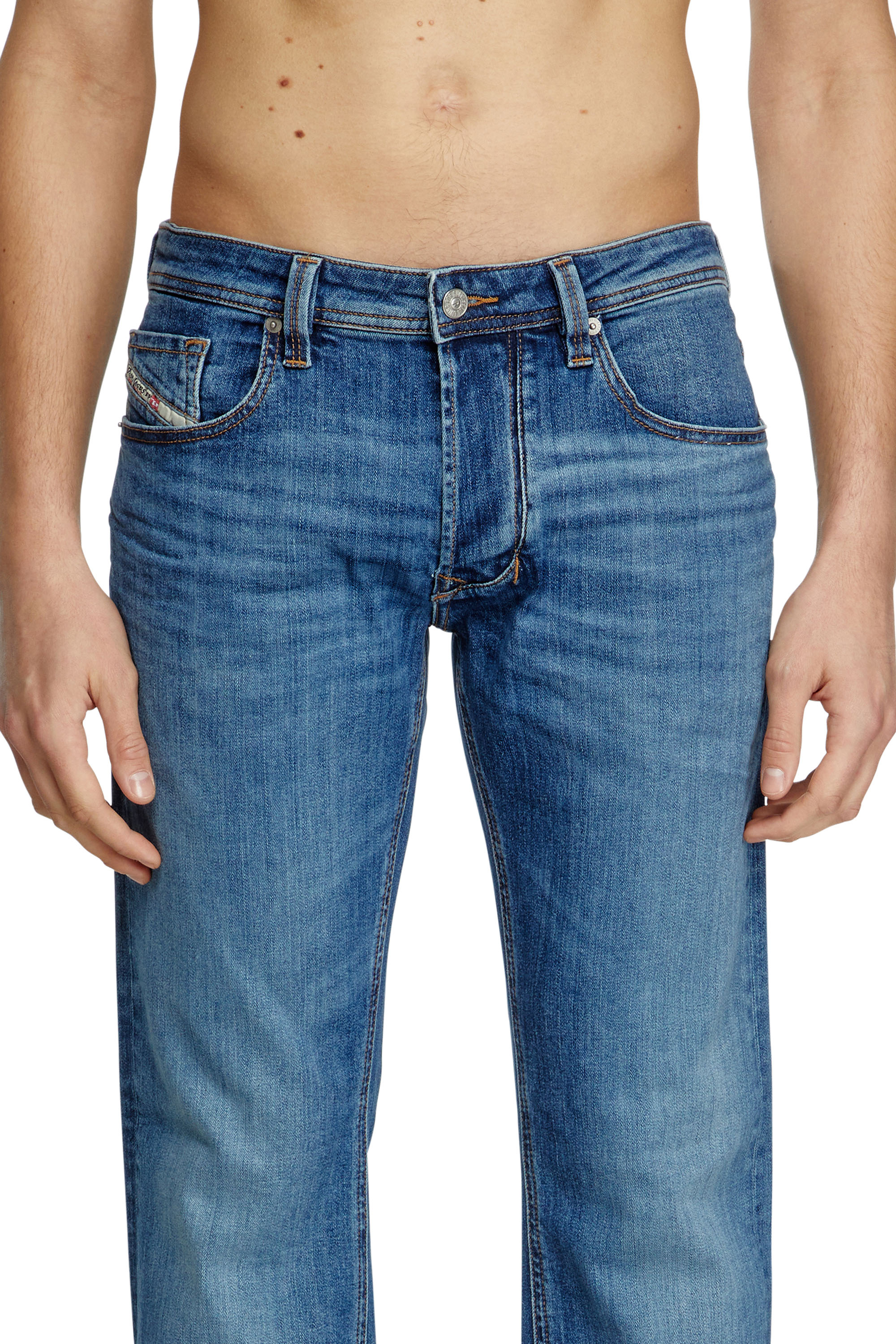 Diesel - Regular Jeans 1985 Larkee 0KIAL Hombre, Azul Claro - 5