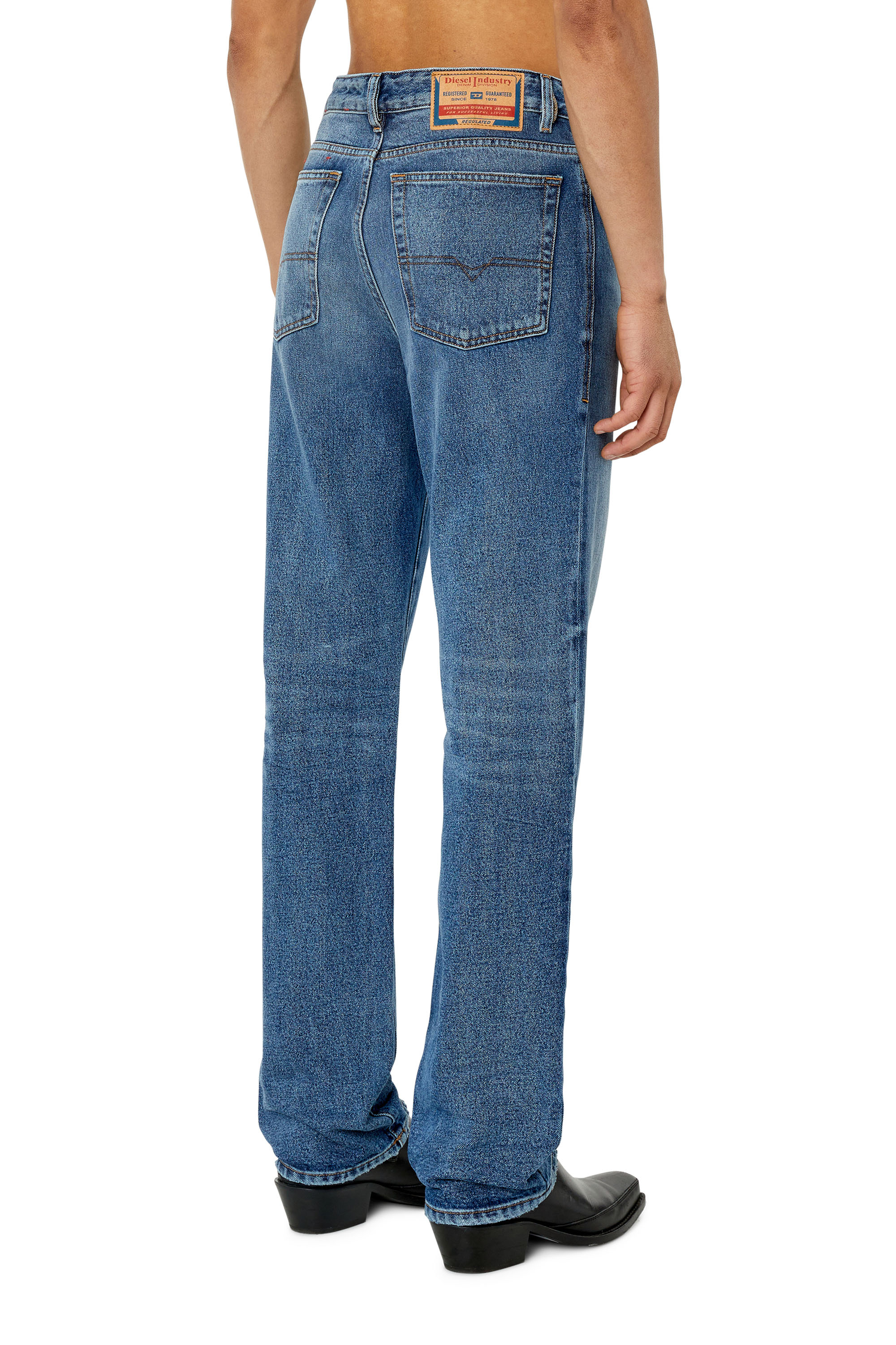 Diesel - 1955 D-Rekiv 09E68 Straight Jeans, Azul medio - Image 2