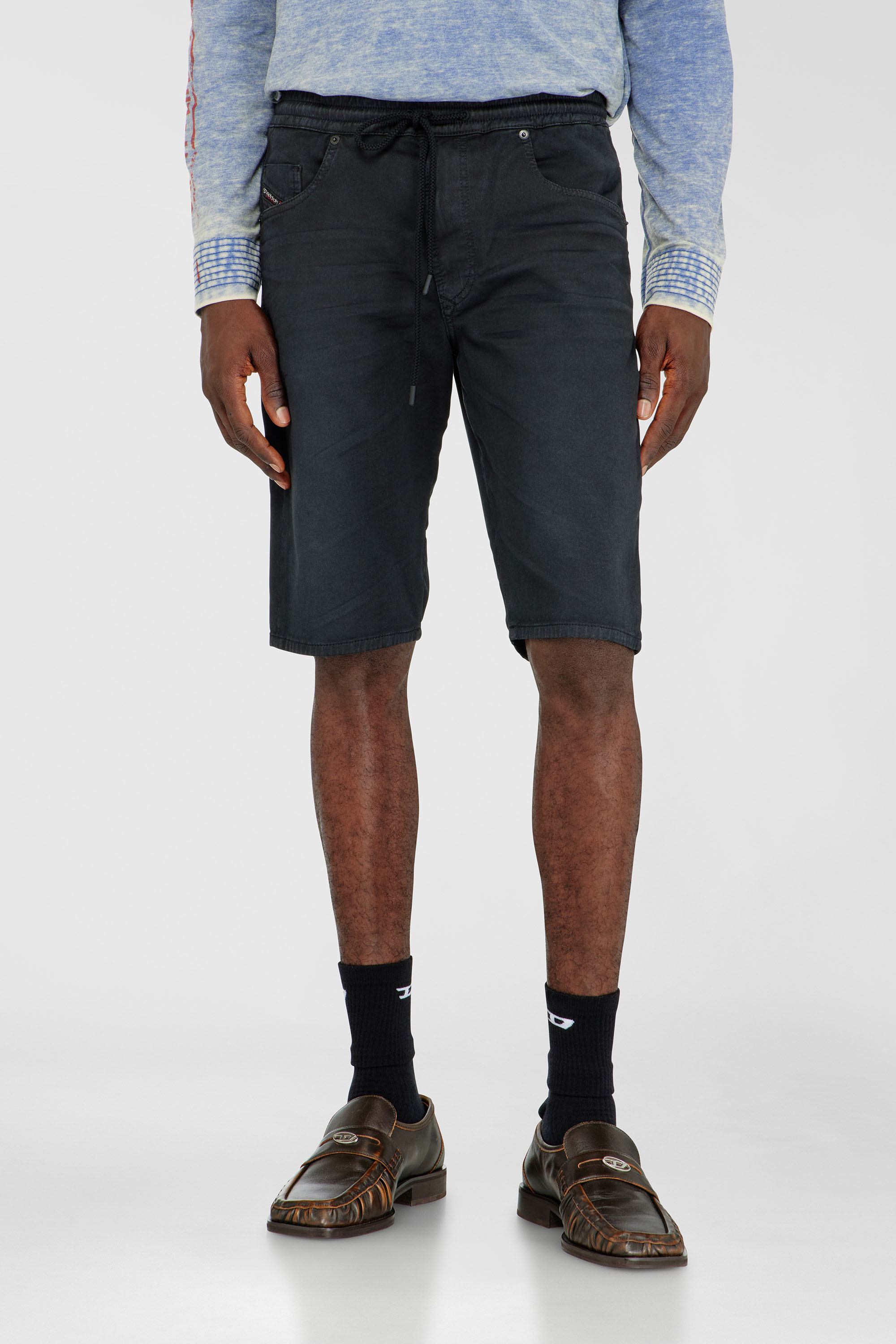 Diesel - 2033 D-KROOLEY-SHORT JOGG, Pantalones cortos chinos en JoggJeans Hombre in Negro - 1