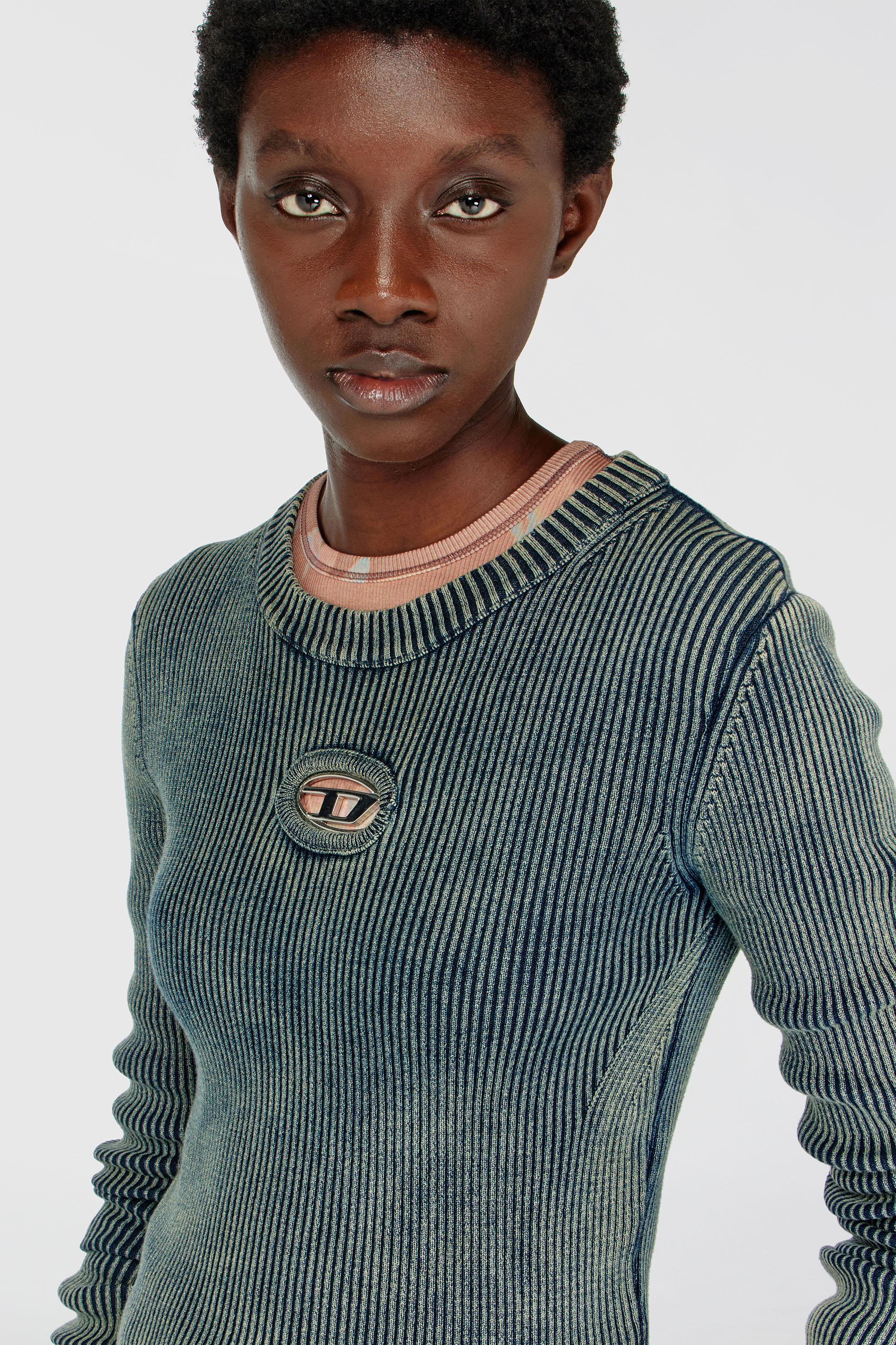 Diesel - M-ANCHOR-A, Camiseta tejida en canal&eacute; con Oval D Mujer in Azul marino - 5