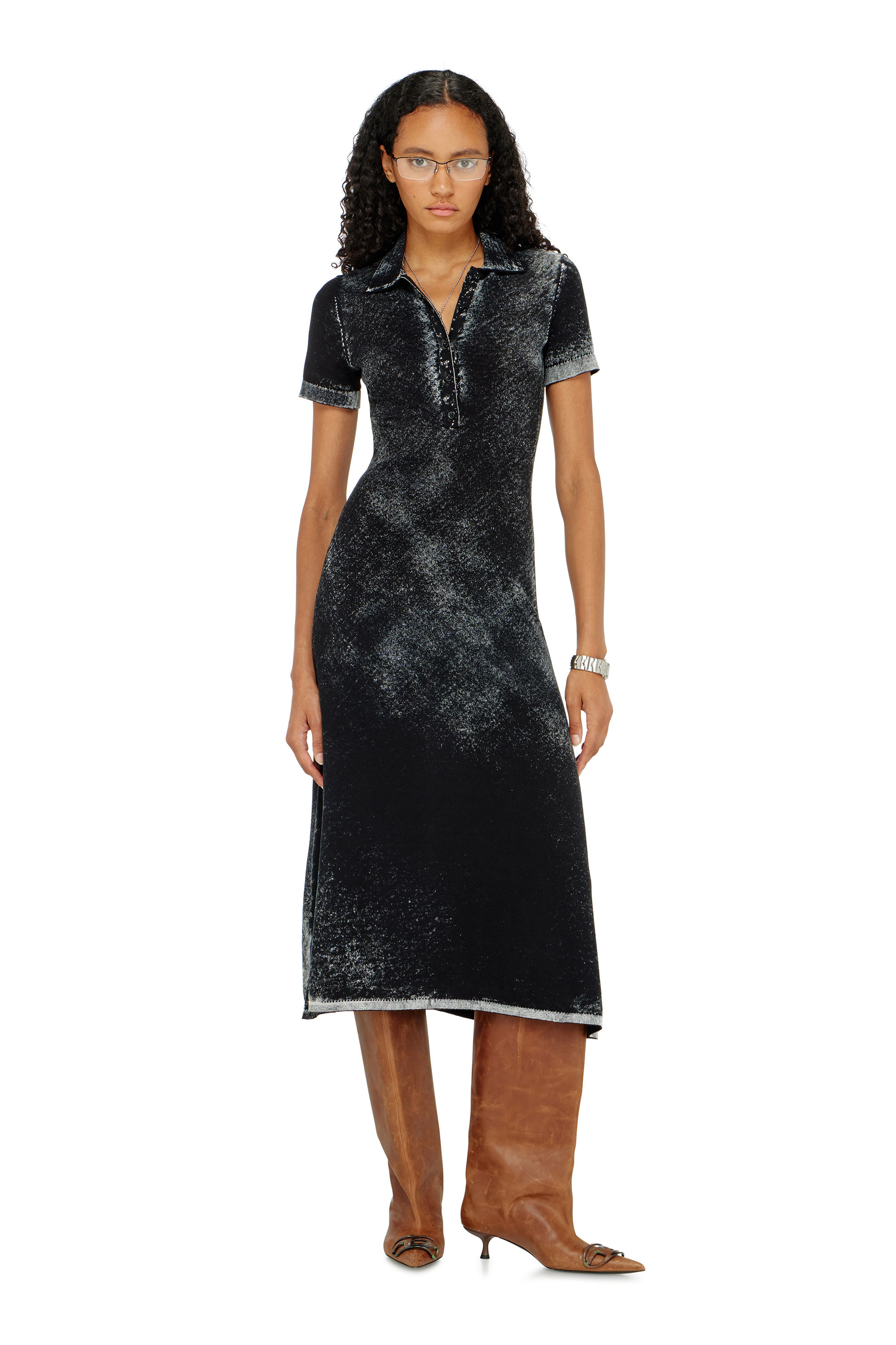 Diesel - M-LOURENS, Vestido polo midi en tejido de punto con estampado inverso Mujer in Negro - 3