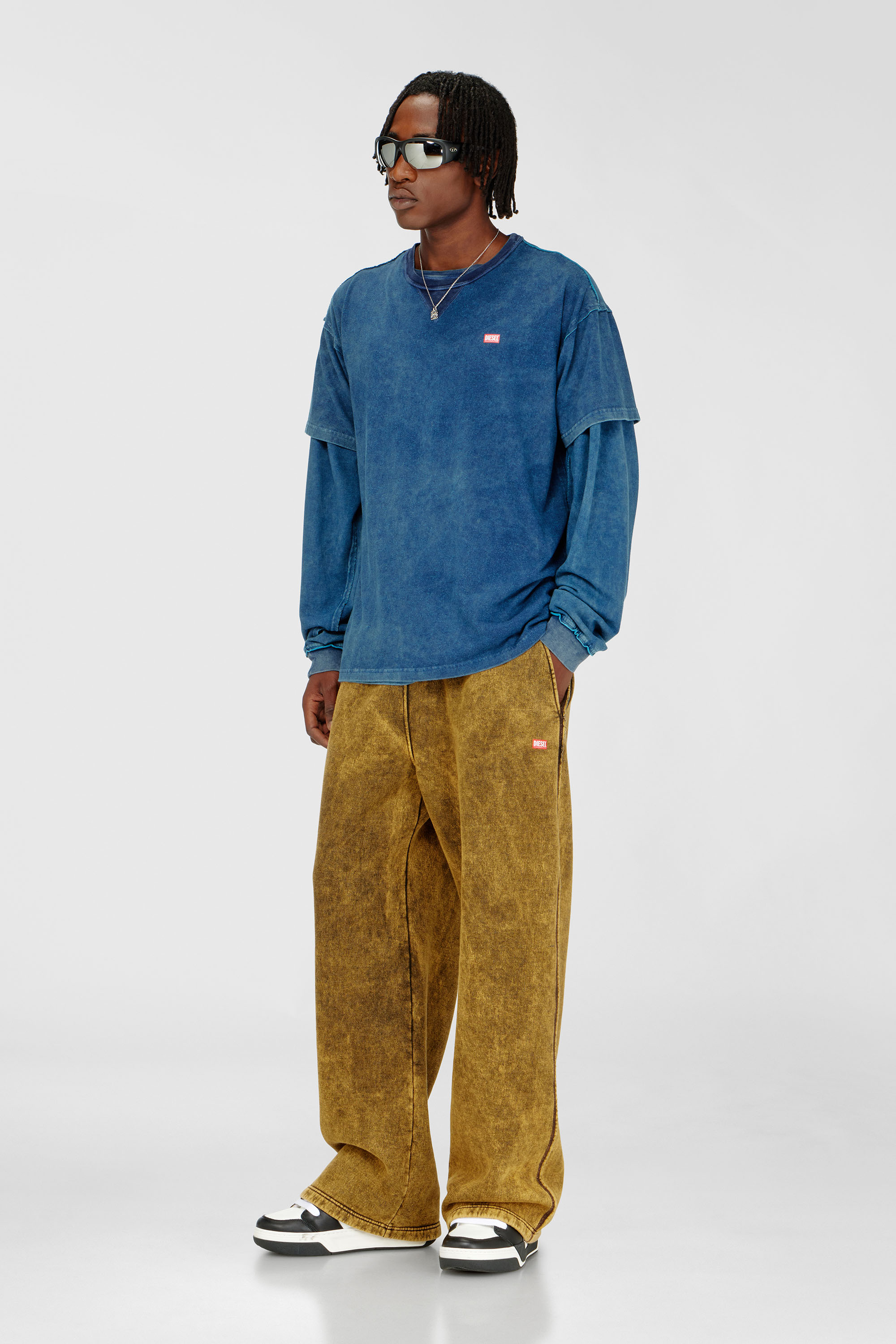 Diesel - T-NORM-RAW, Camiseta acid-wash con detalles deshilachados Hombre in Azul marino - 2