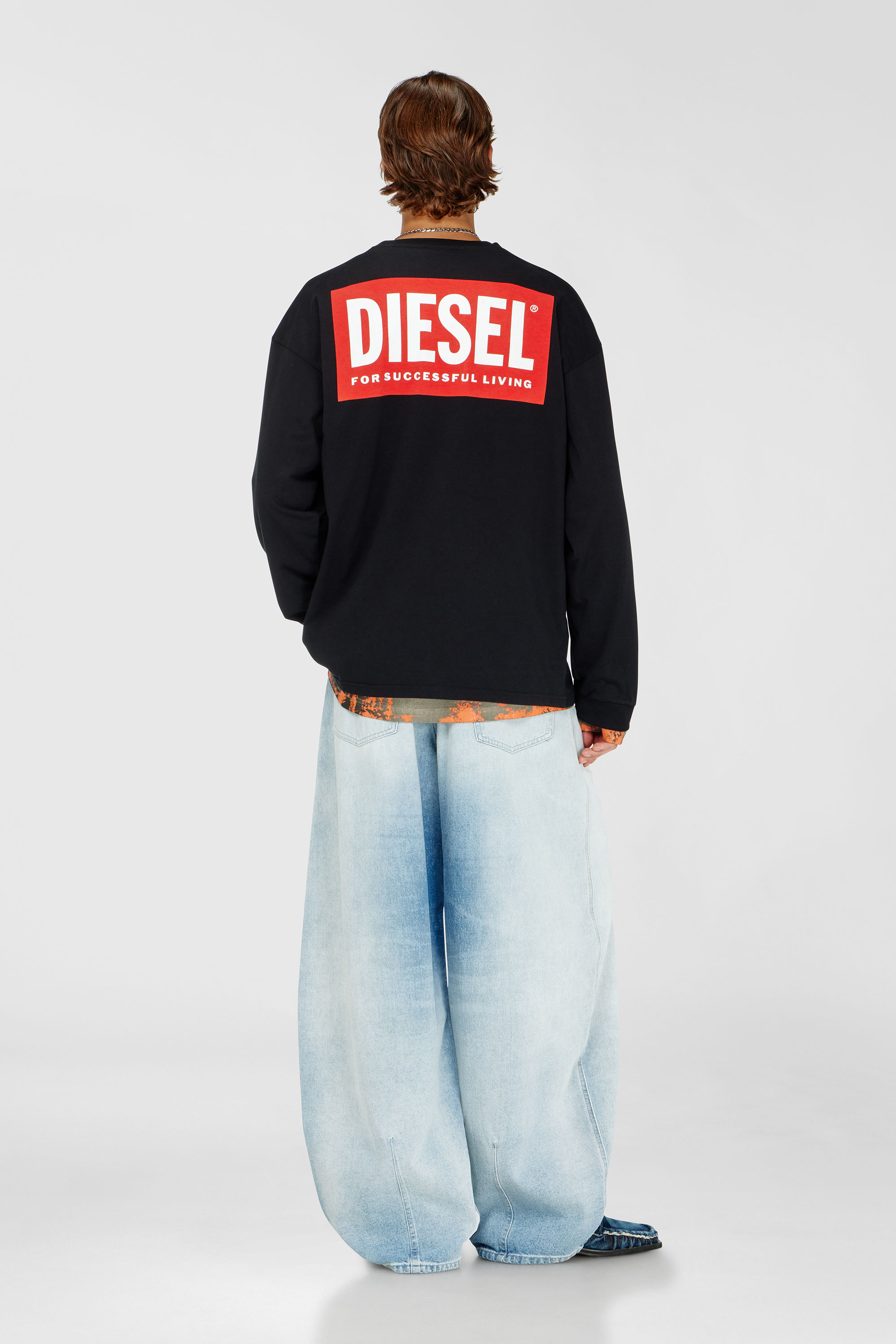 Diesel - T-BOXT-LS-BISK, Camiseta de manga larga y corte relajado con logotipo Biscotto Hombre in Negro - 2