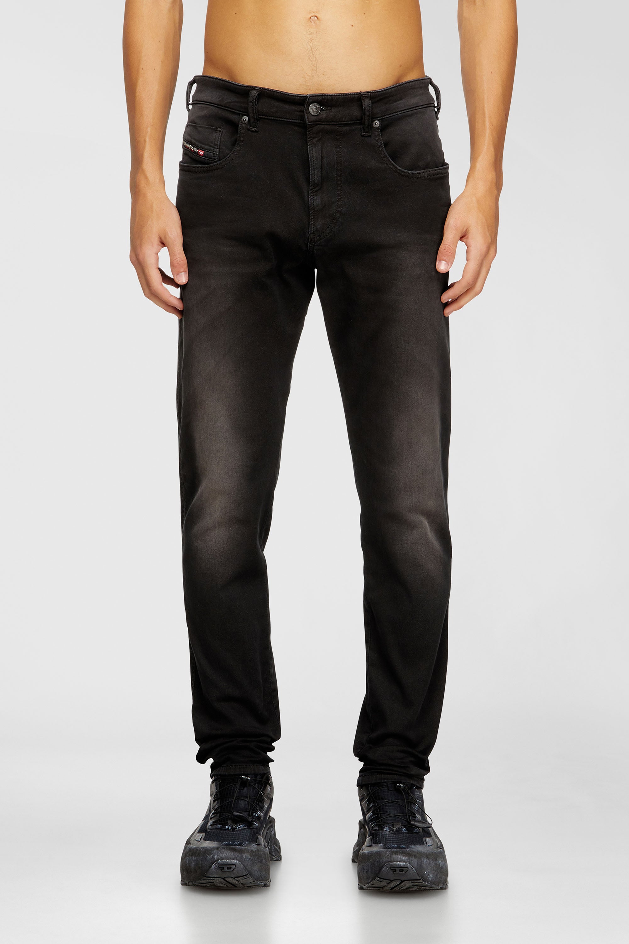 Diesel - Slim 2062 D-Strukt Joggjeans&reg; 0670M Hombre, Negro/Gris oscuro - 1