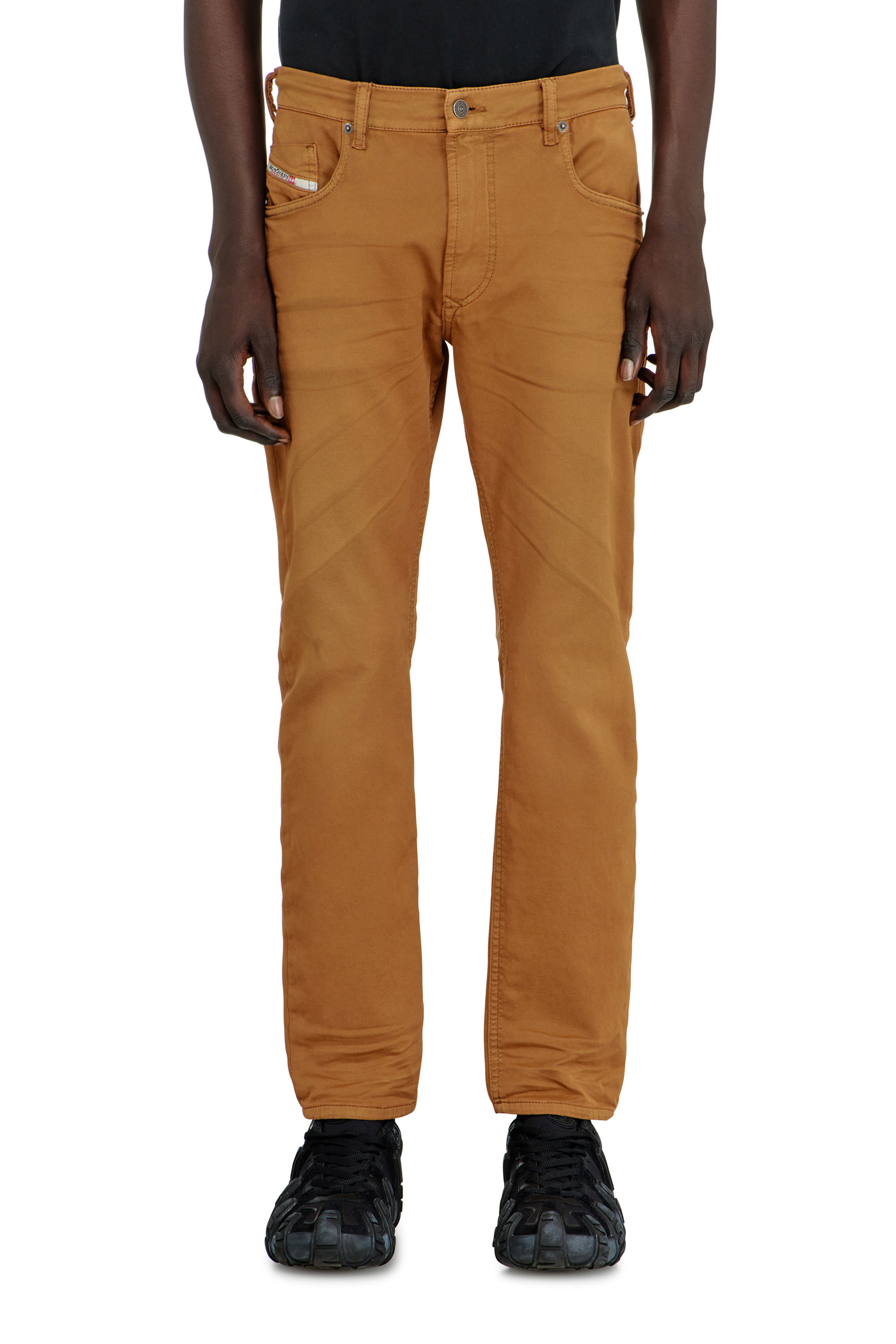 Diesel - Regular 2032 D-Krooley-BW Joggjeans&reg; 0670M Hombre, Camel - 1