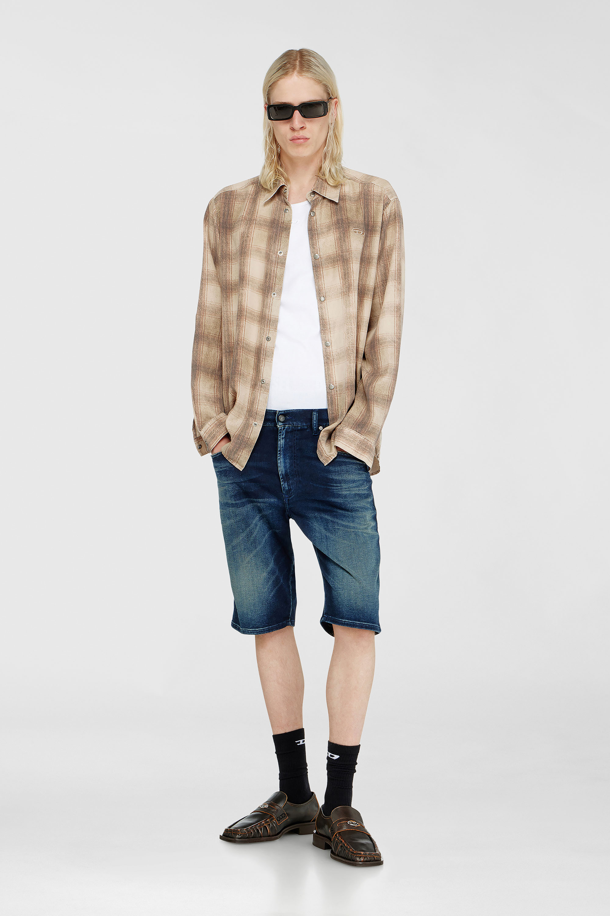 Diesel - 2033 D-KROOLEY-SHORT-BW JOGG, Chino shorts en joggjeans sombreado Hombre in Azul marino - 1