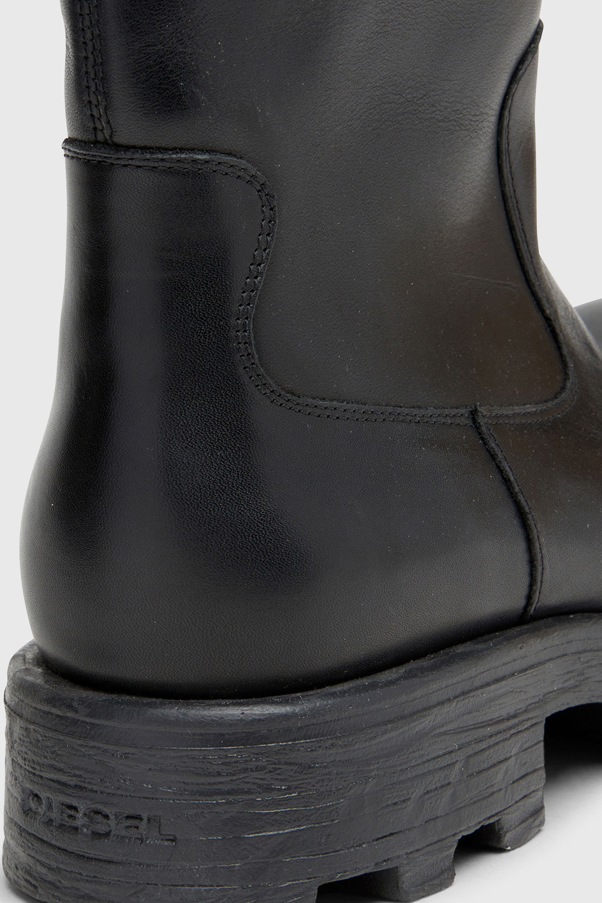 Diesel - D-HAMMER BKR D W, D-Hammer-Botas cut-out de cuero con herrajes con logo Mujer in Negro - 4