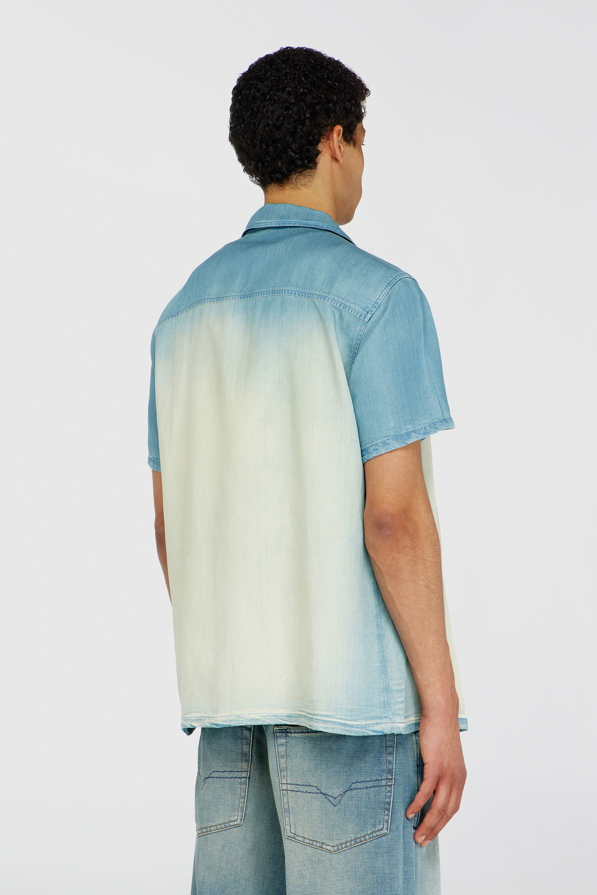 Diesel - D-CLARIVO-S, Camisa de manga corta en denim fluido con lavado oscuro Hombre in Azul marino - 4