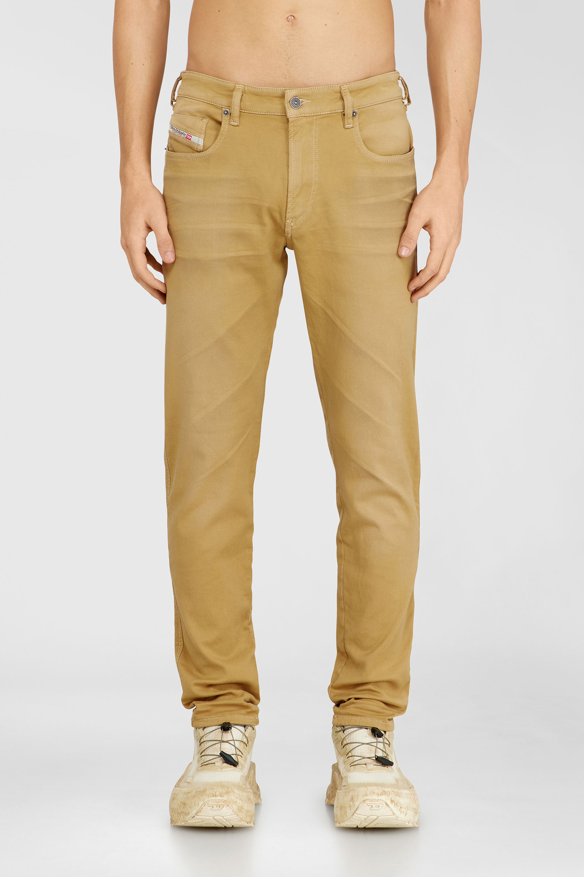 Diesel - Slim 2062 D-Strukt Joggjeans&reg; 0670M Hombre, Beige - 1
