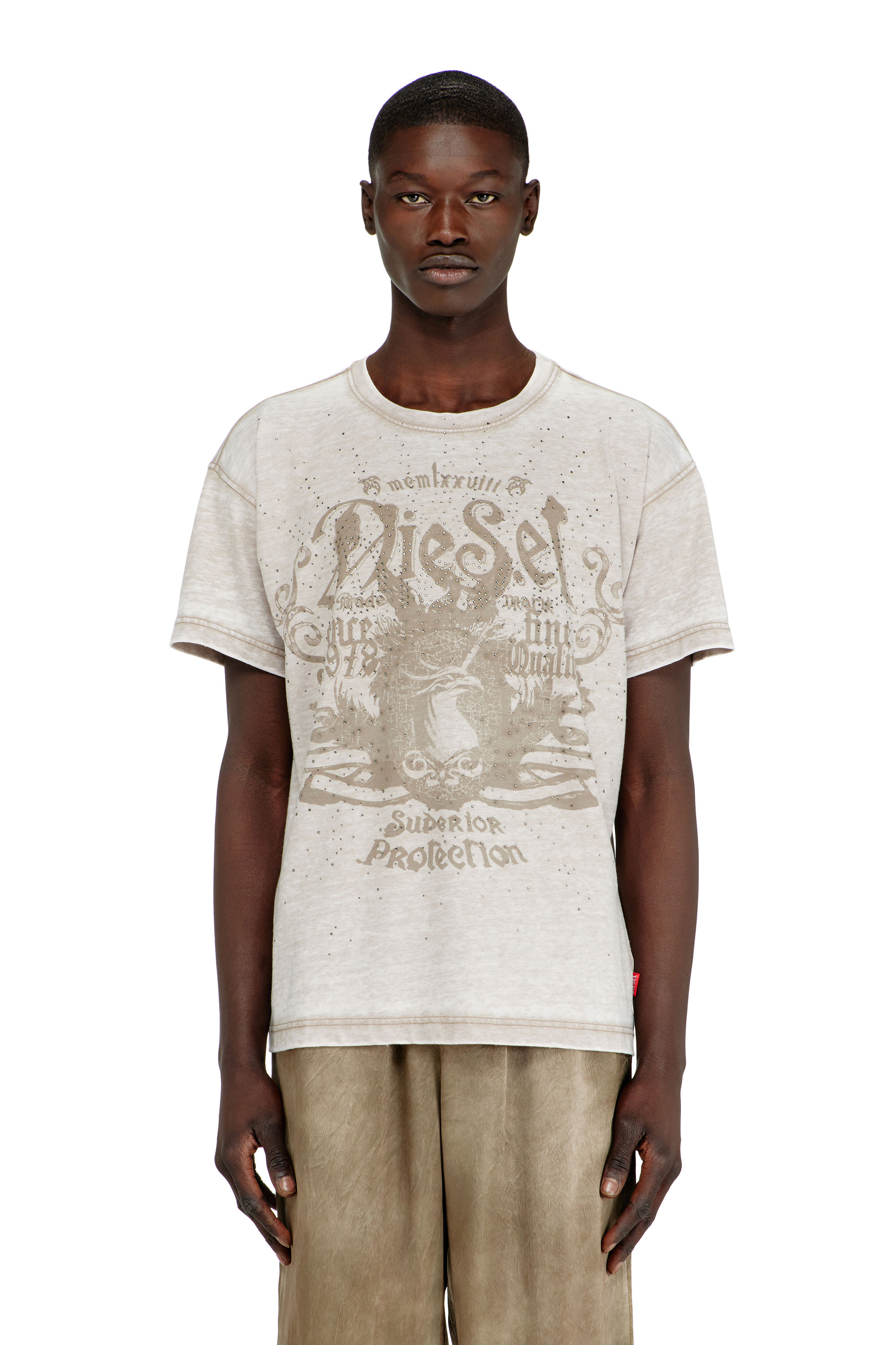 Diesel - T-NORM-AA8, Camiseta de jersey con lavado burnout y tachuelas Hombre in Beige - 1