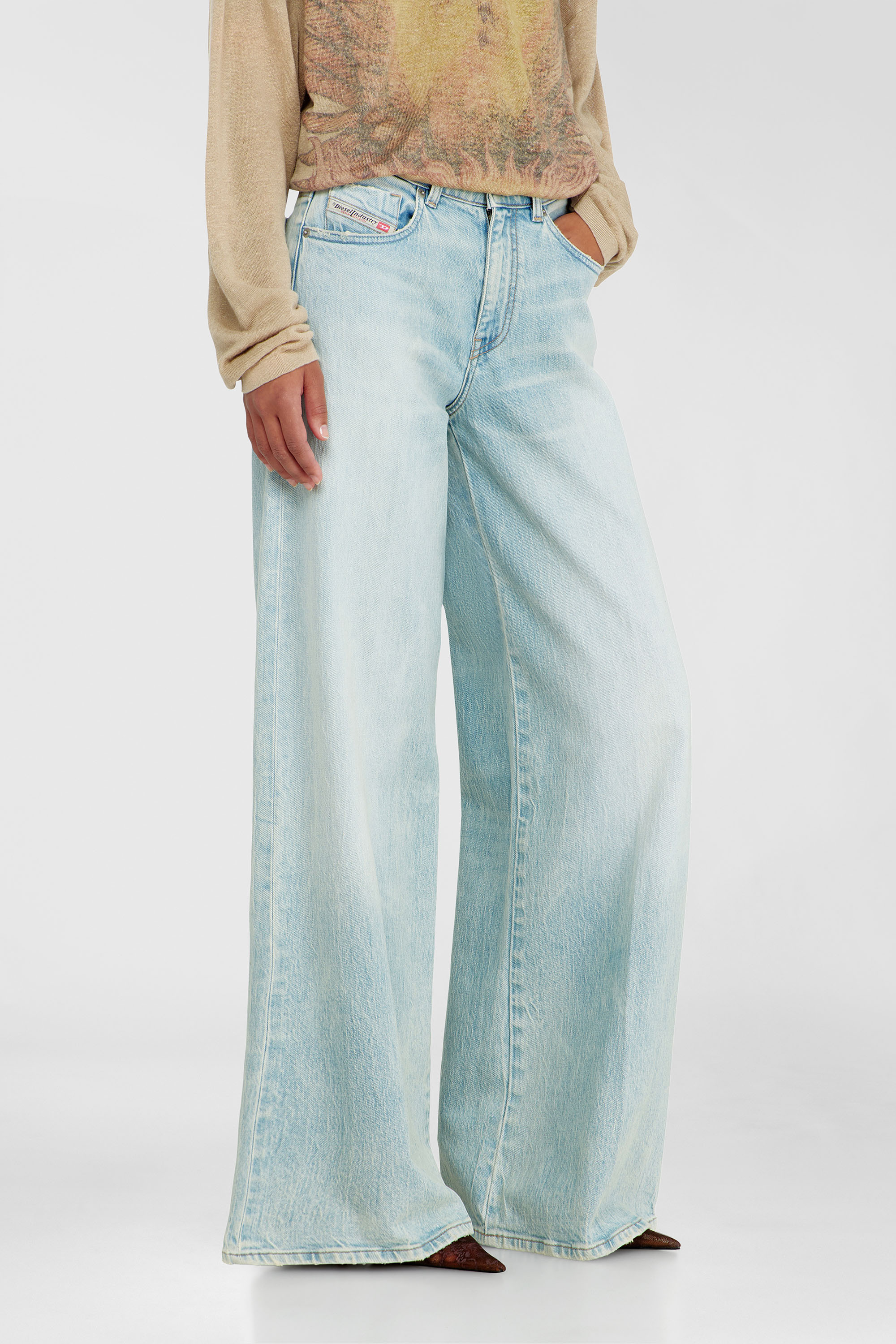 Diesel - Flare Jeans 1978 D-Akemi 0KBBX Mujer, Azul Claro - 7