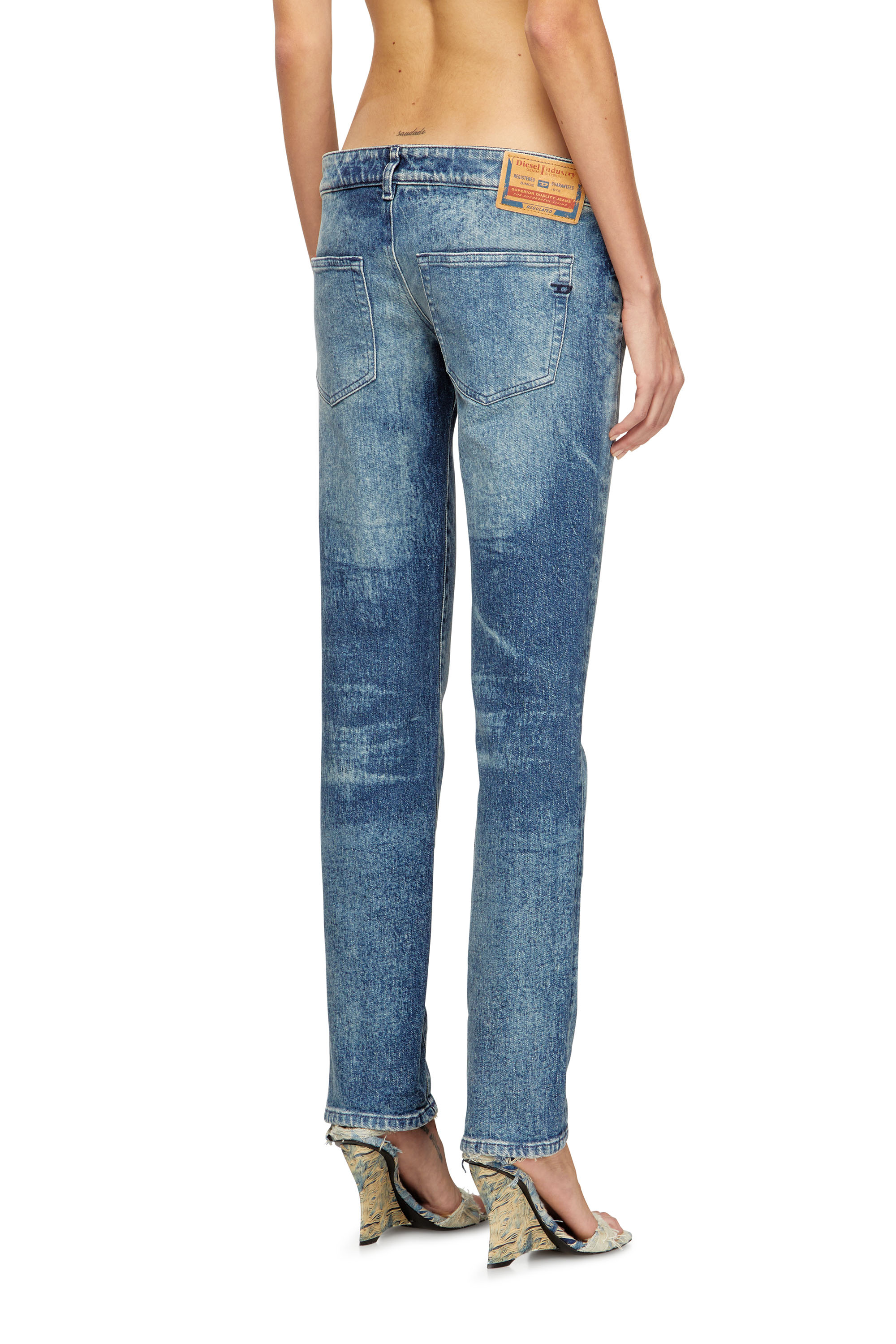 Diesel - Regular Jeans D-Waisty 007DI Mujer, Azul medio - 4