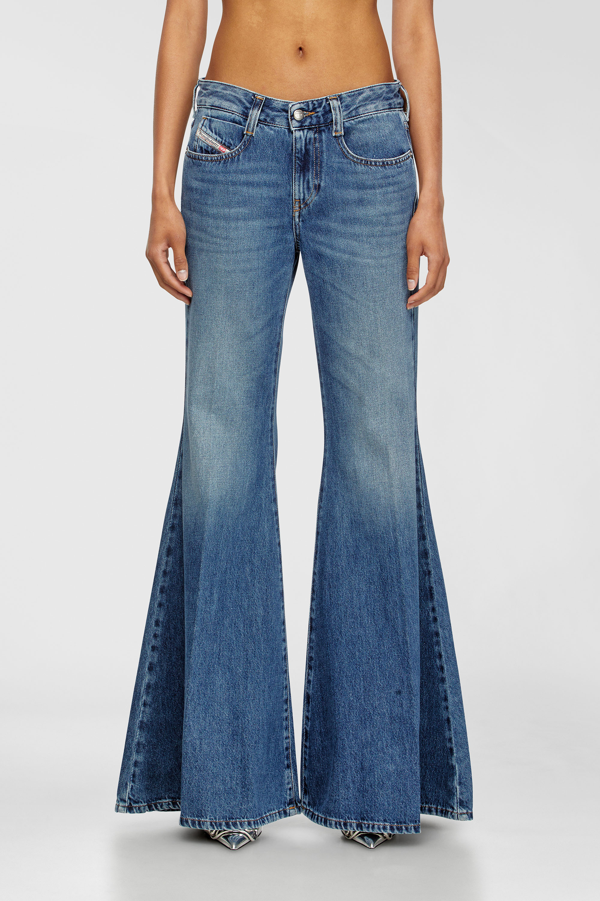 Diesel - Flare Jeans 1970 D-Bleess 09M56 Mujer, Azul medio - 1