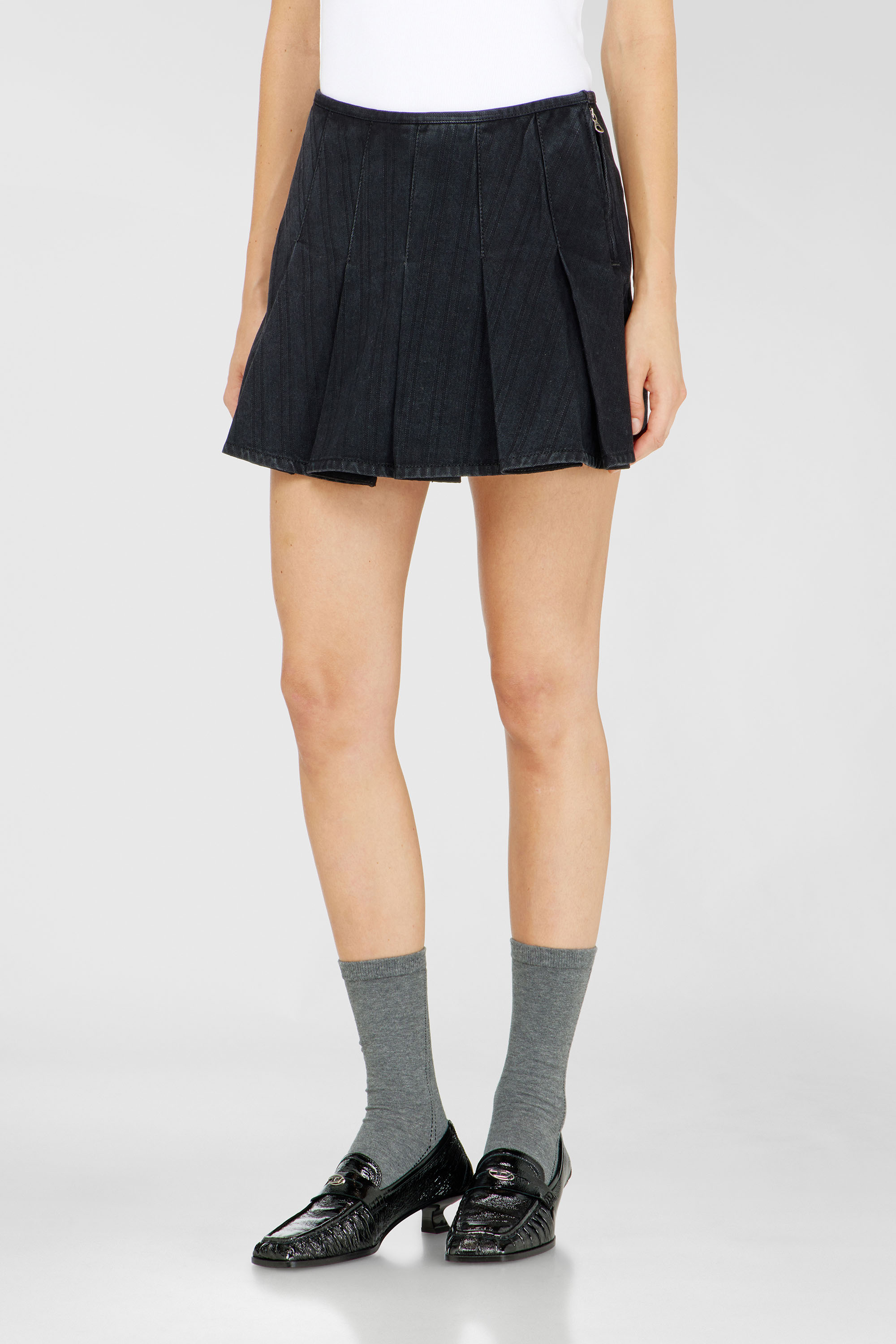 Diesel - DE-SHERO, Falda-pantal&oacute;n plisada de denim a rayas finas Mujer in Negro - 1