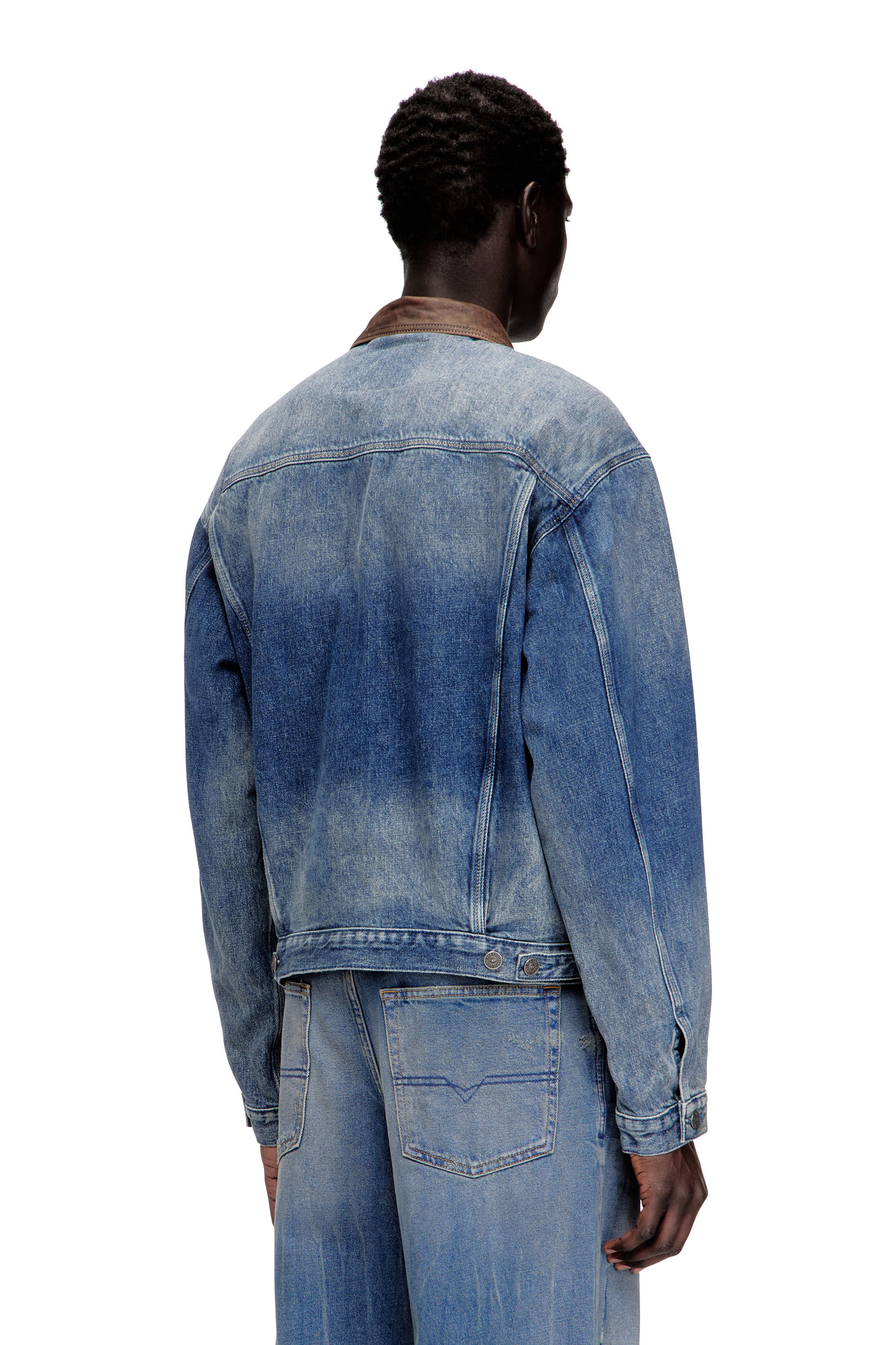 Diesel - D-DENVER-S1, Chaqueta vaquera tipo trucker con adornos de cuero en contraste Unisex in ToBeDefined - 4