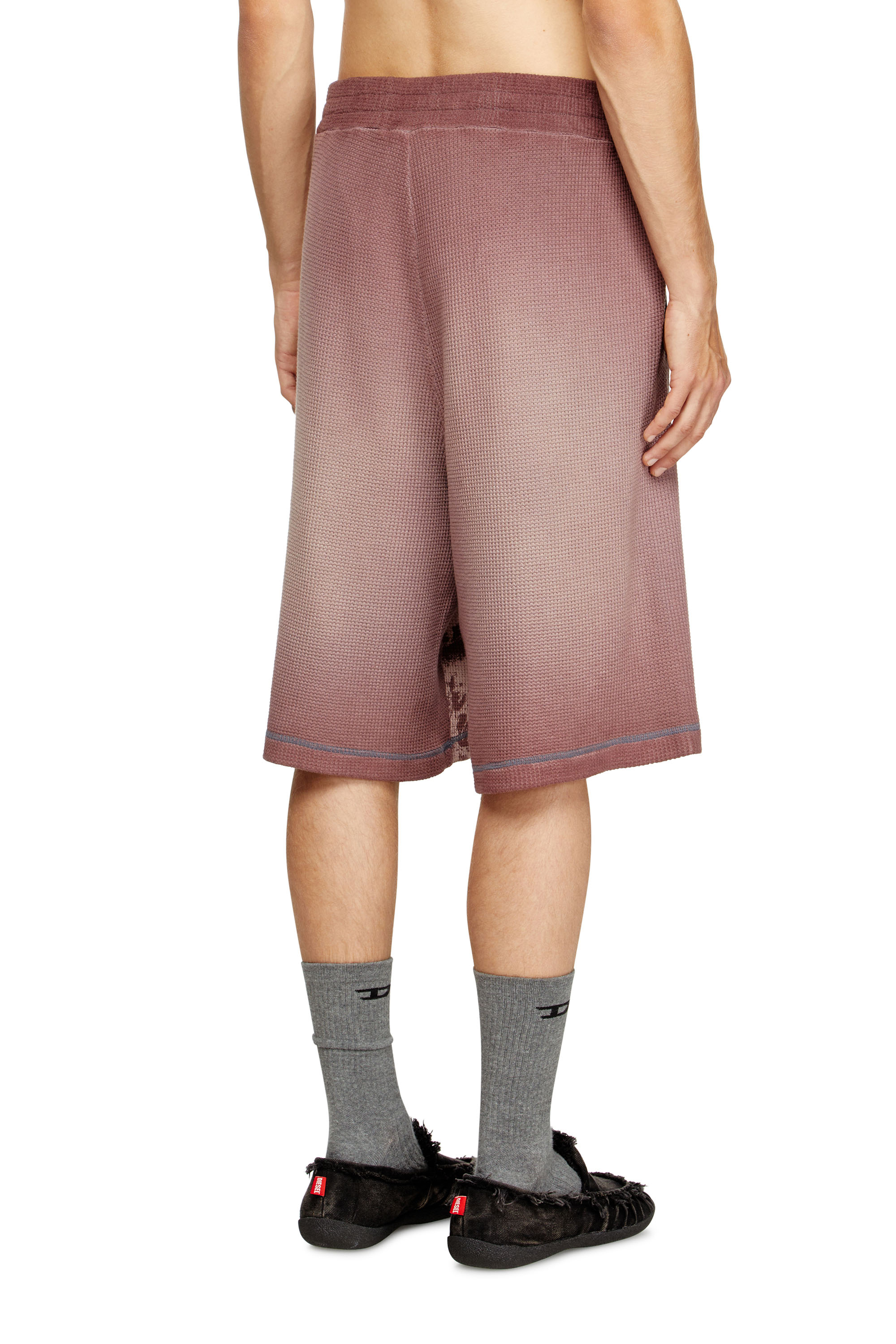 Diesel - P-WARKY-SHORT, Pantalones cortos de gofre con estampado medieval Hombre in ToBeDefined - 4