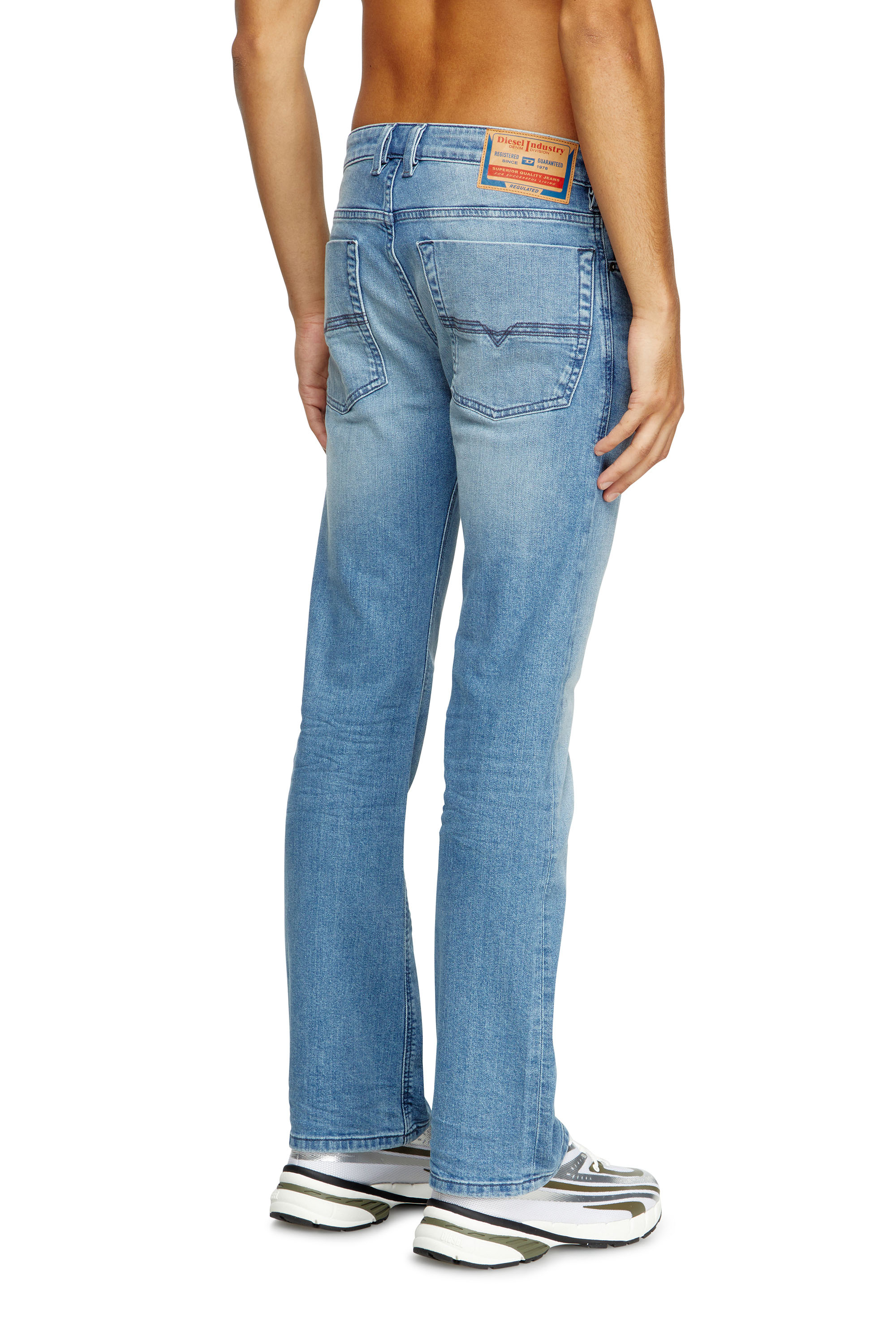 Diesel - Bootcut Jeans 2007 Zatiny 0GRDI Hombre, Azul Claro - 4