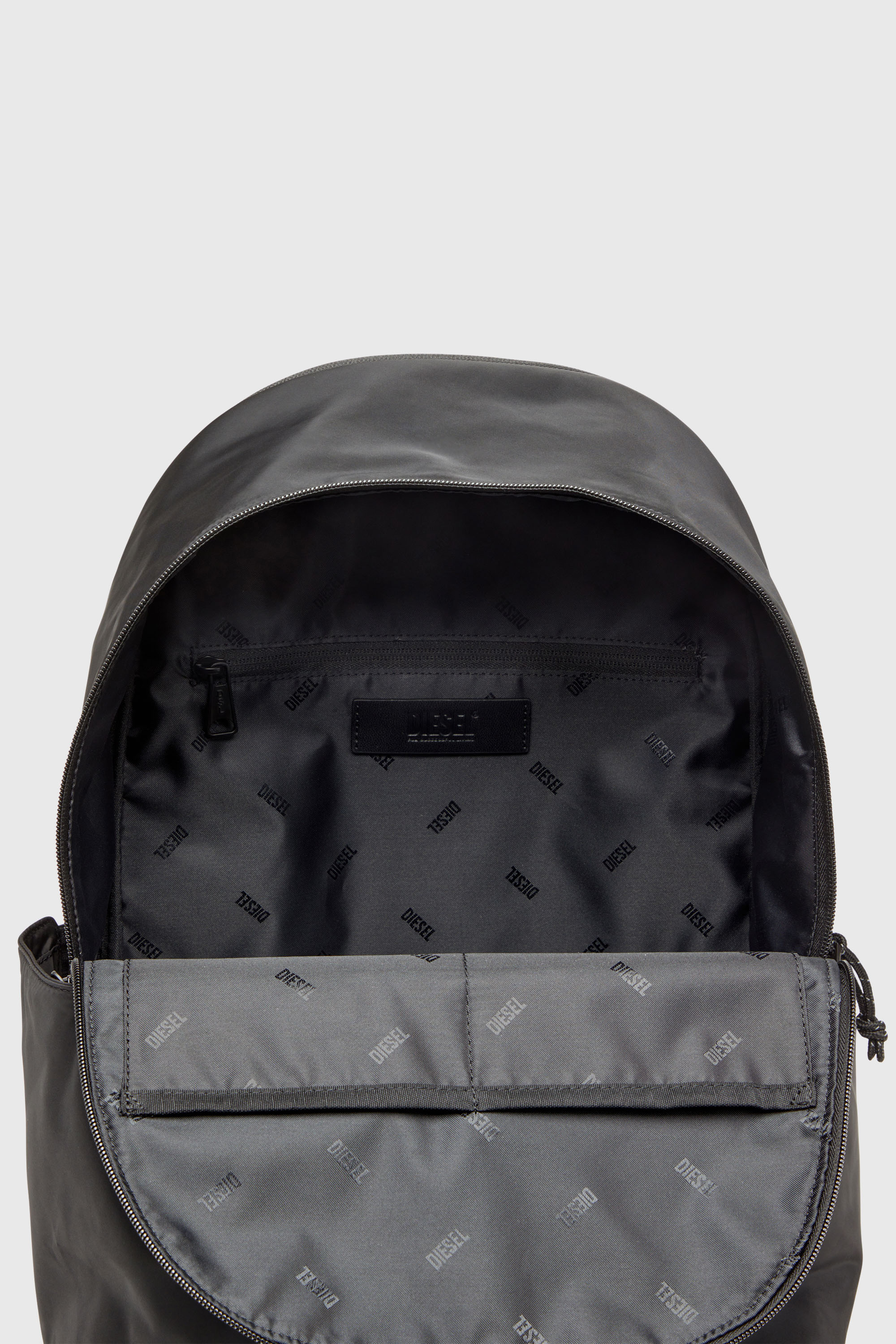 Diesel - D-PACK BACKPACK X, D-Pack-Mochila de tejido con un toque de sat&eacute;n Hombre in Negro - 4