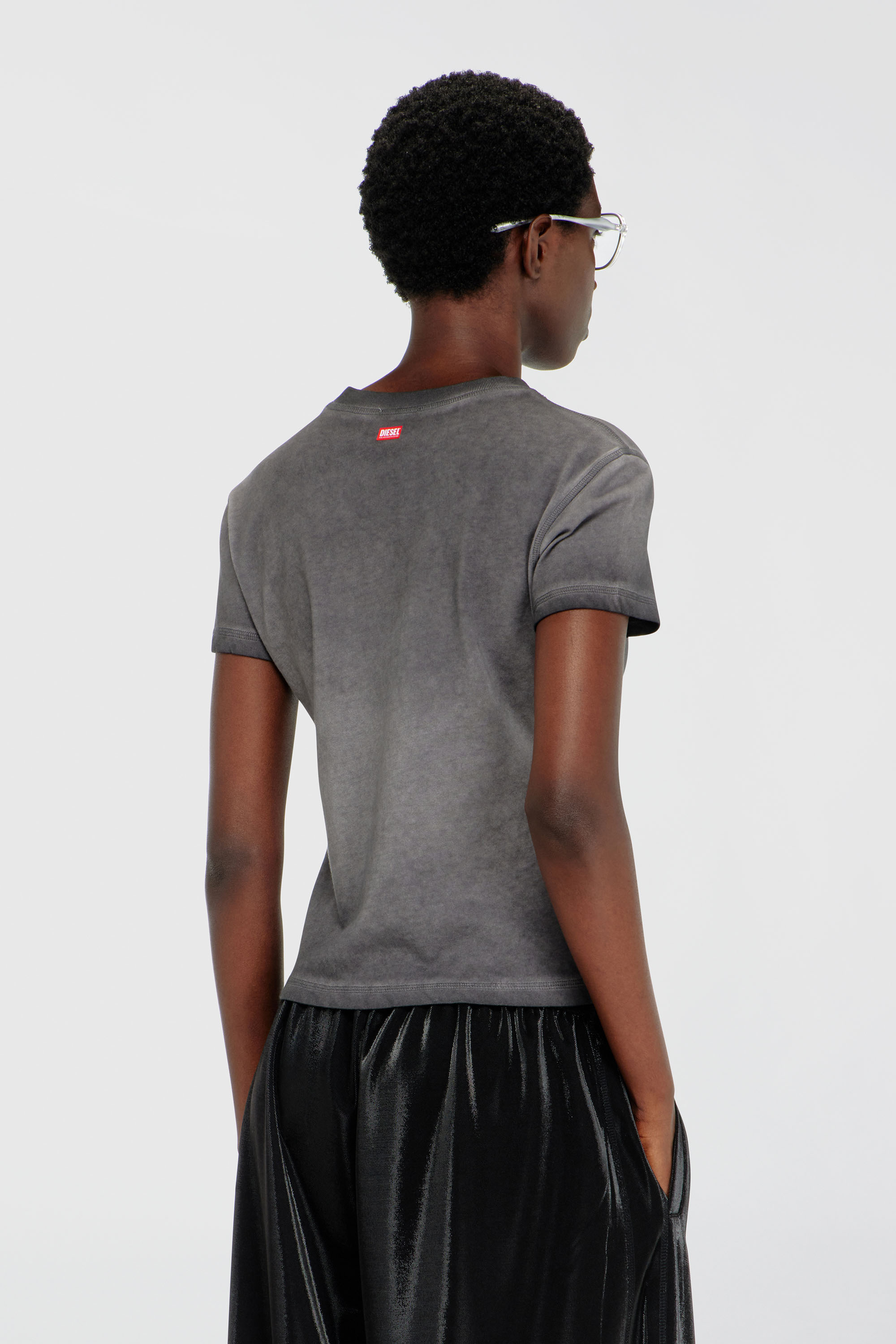 Diesel - T-ILA-AA7, Camiseta slim con d&eacute;vor&eacute; Phoenix Mujer in Gris - 4