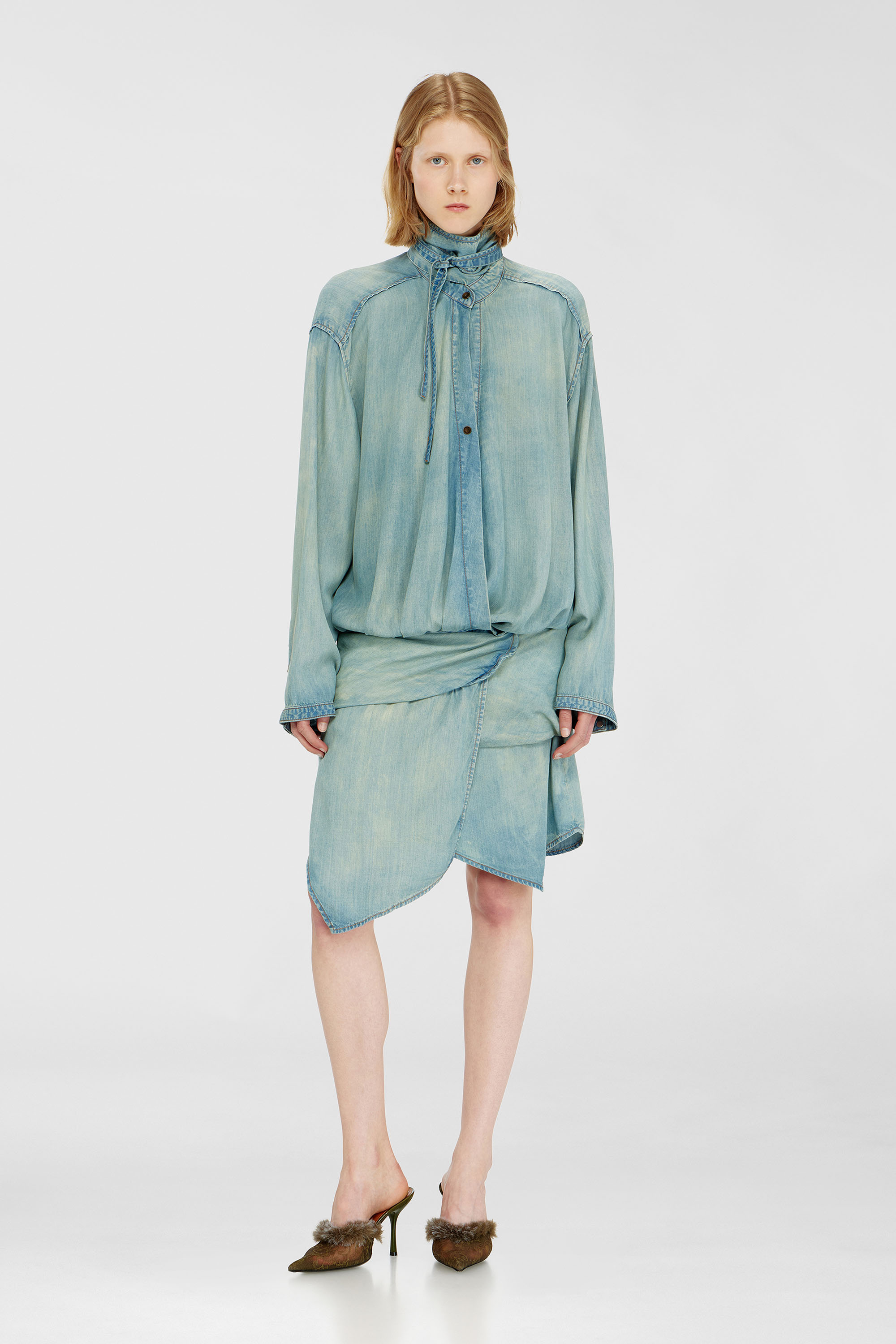 Diesel - DE-TILORA-S, Vestido camisero denim oversized con drapeado Mujer in Azul marino - 3