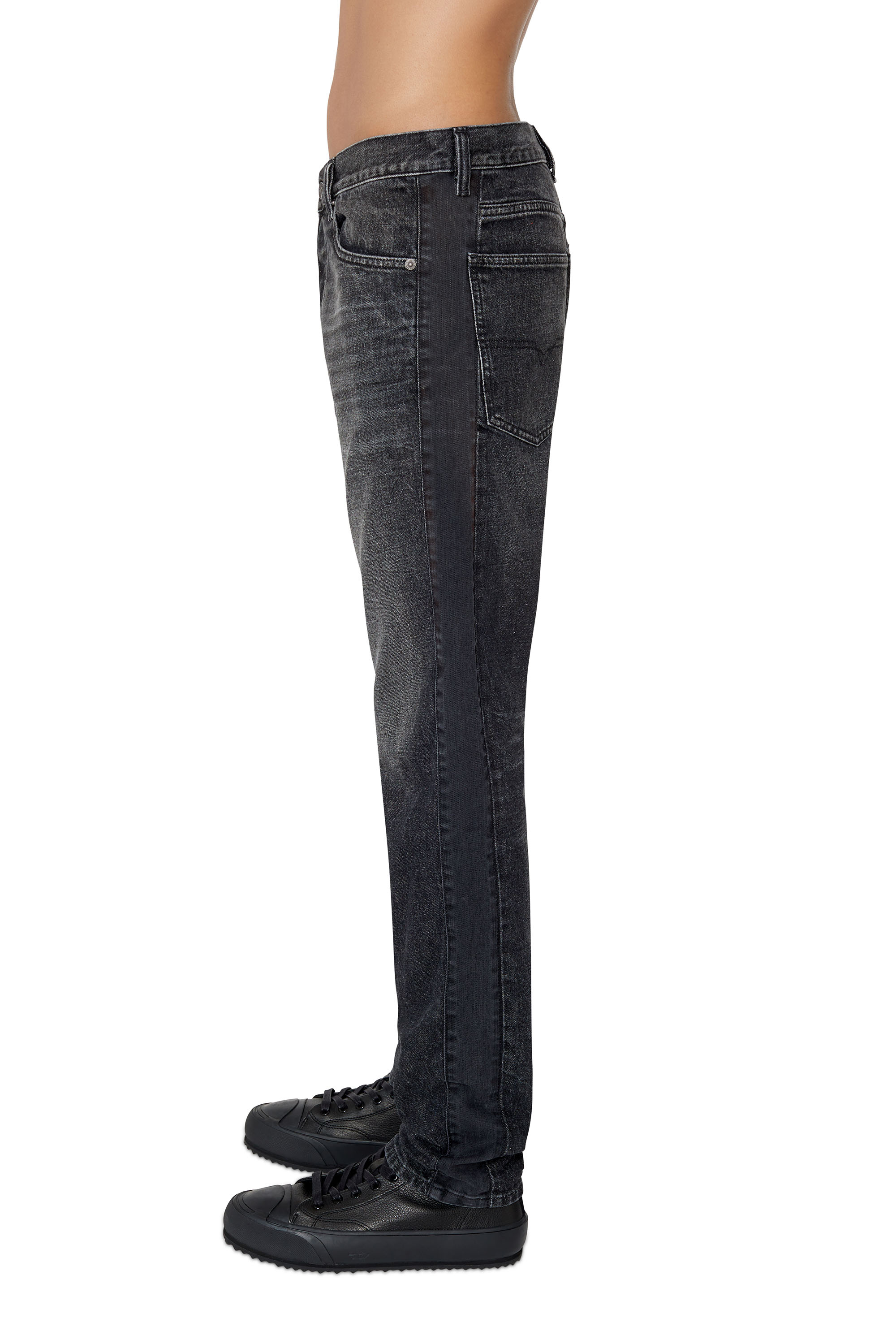 Diesel - 1995 007G9 Straight Jeans, Negro/Gris oscuro - Image 5