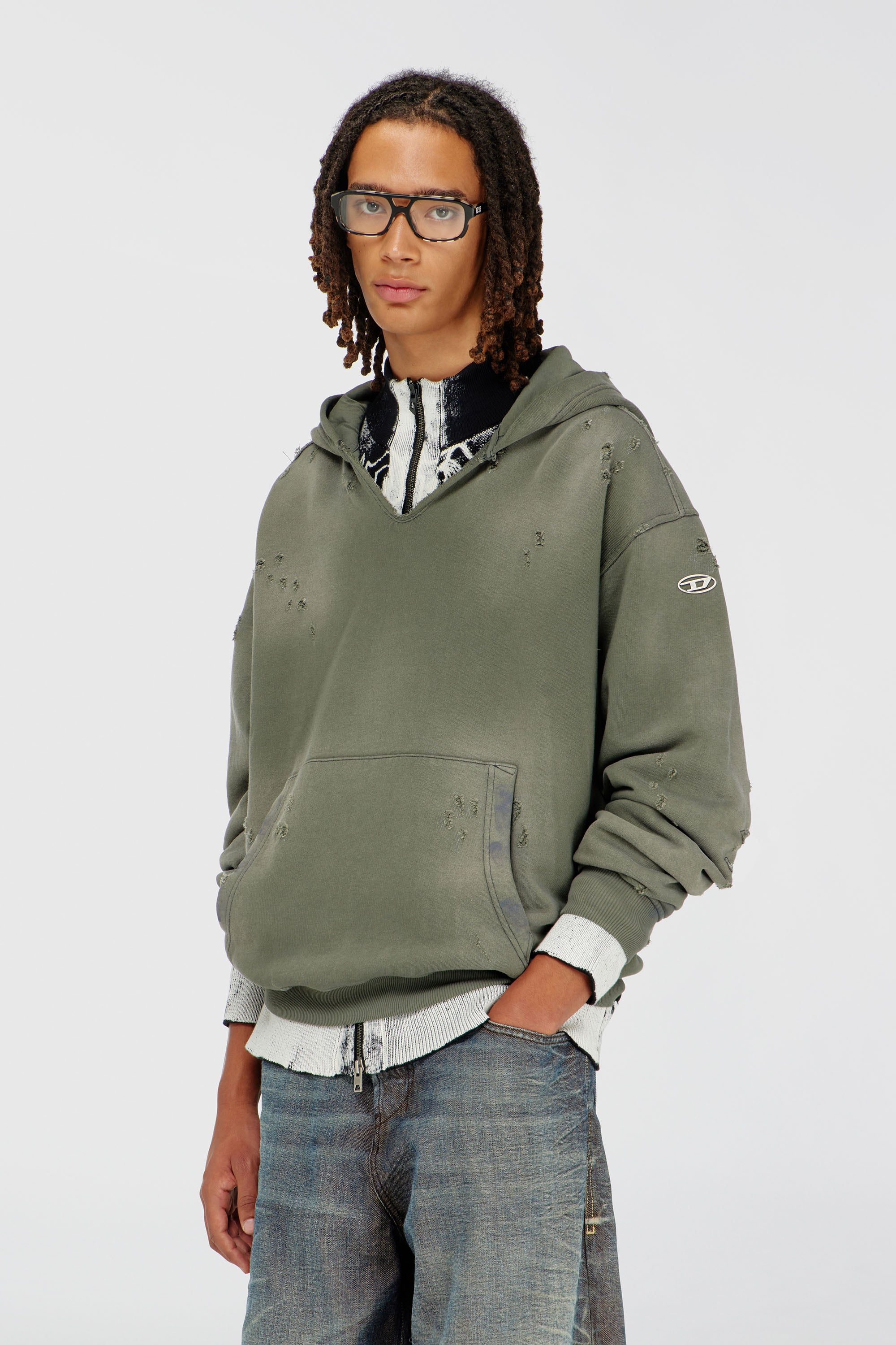 Diesel - S-KEITHY, Sudadera con capucha efecto desgastado y cuello de pico Hombre in Verde - 1