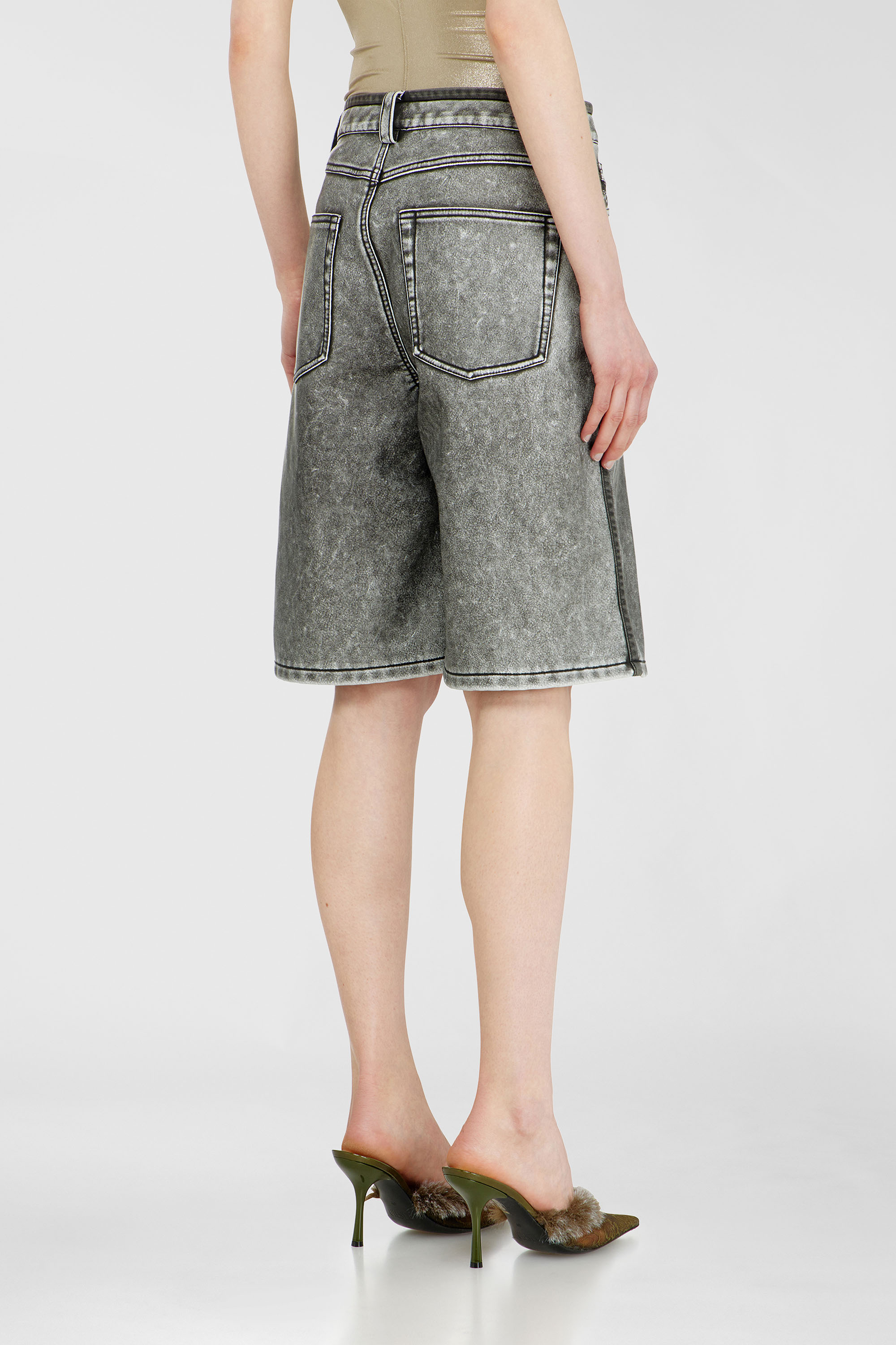 Diesel - P-ARLOR, Bermudas de PU Mujer in Gris - 4