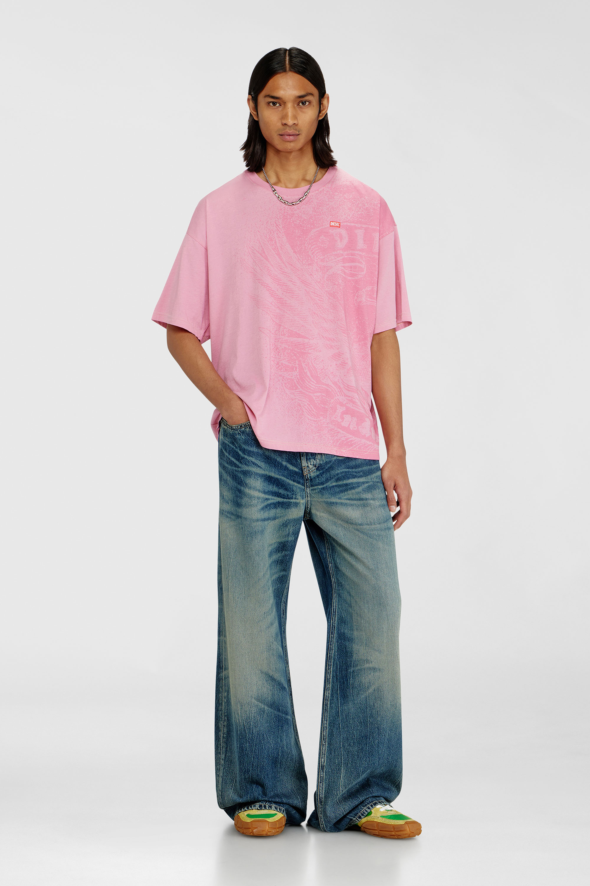 Diesel - T-BOXT-AA3, Camiseta de corte relajado con estampados de Hombre in Rosa - 2