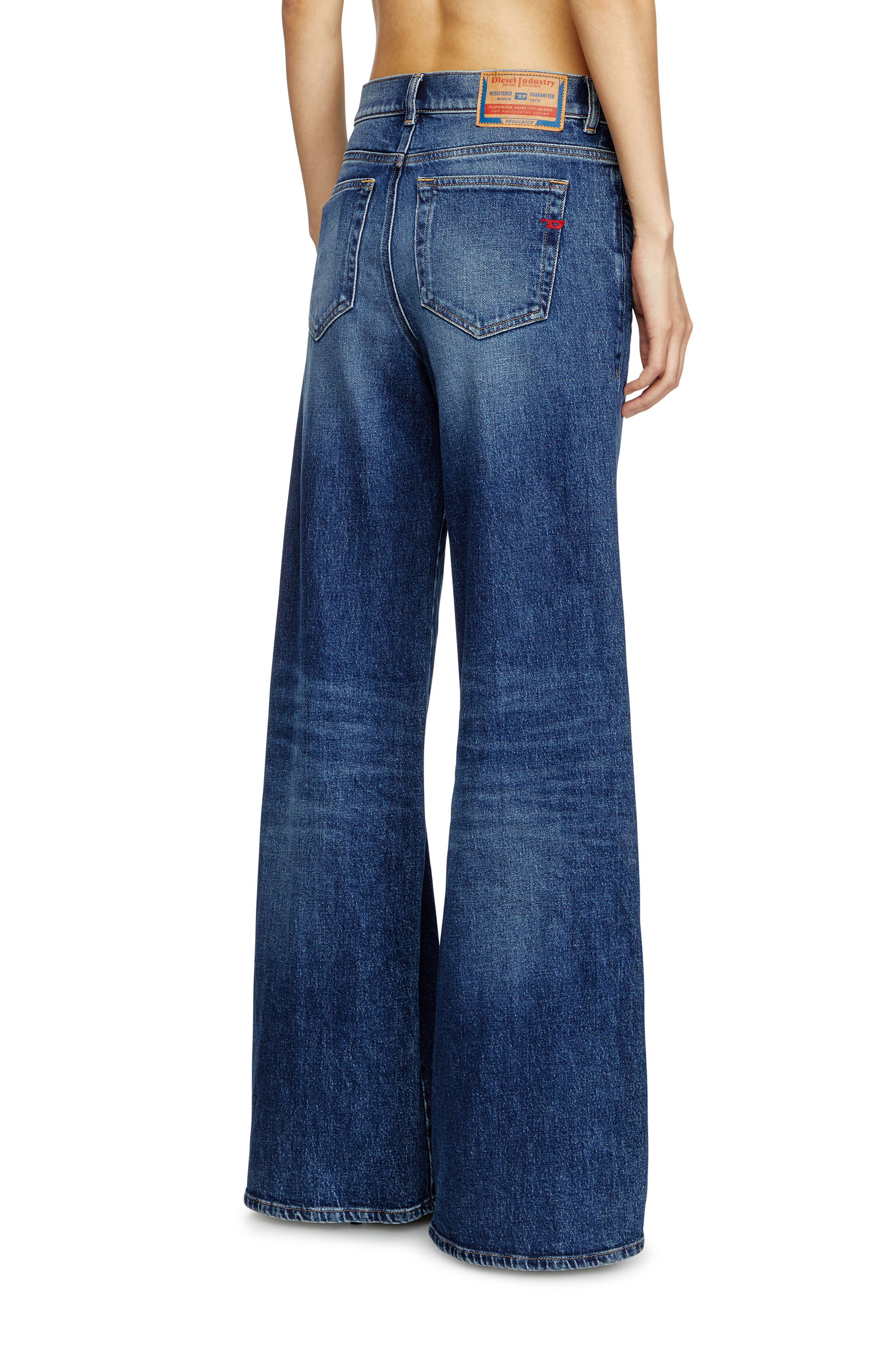 Diesel - Flare Jeans 1978 D-Akemi 09L21 Mujer, Azul medio - 4