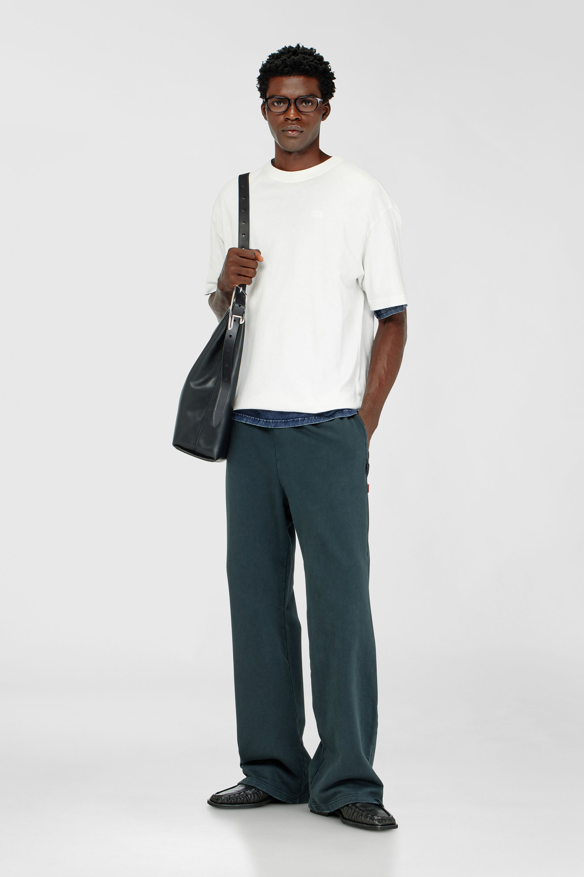 Diesel - T-BOGGY-MEGOVAL-D, Camiseta con bordado oval D grande Hombre in Blanco - 2