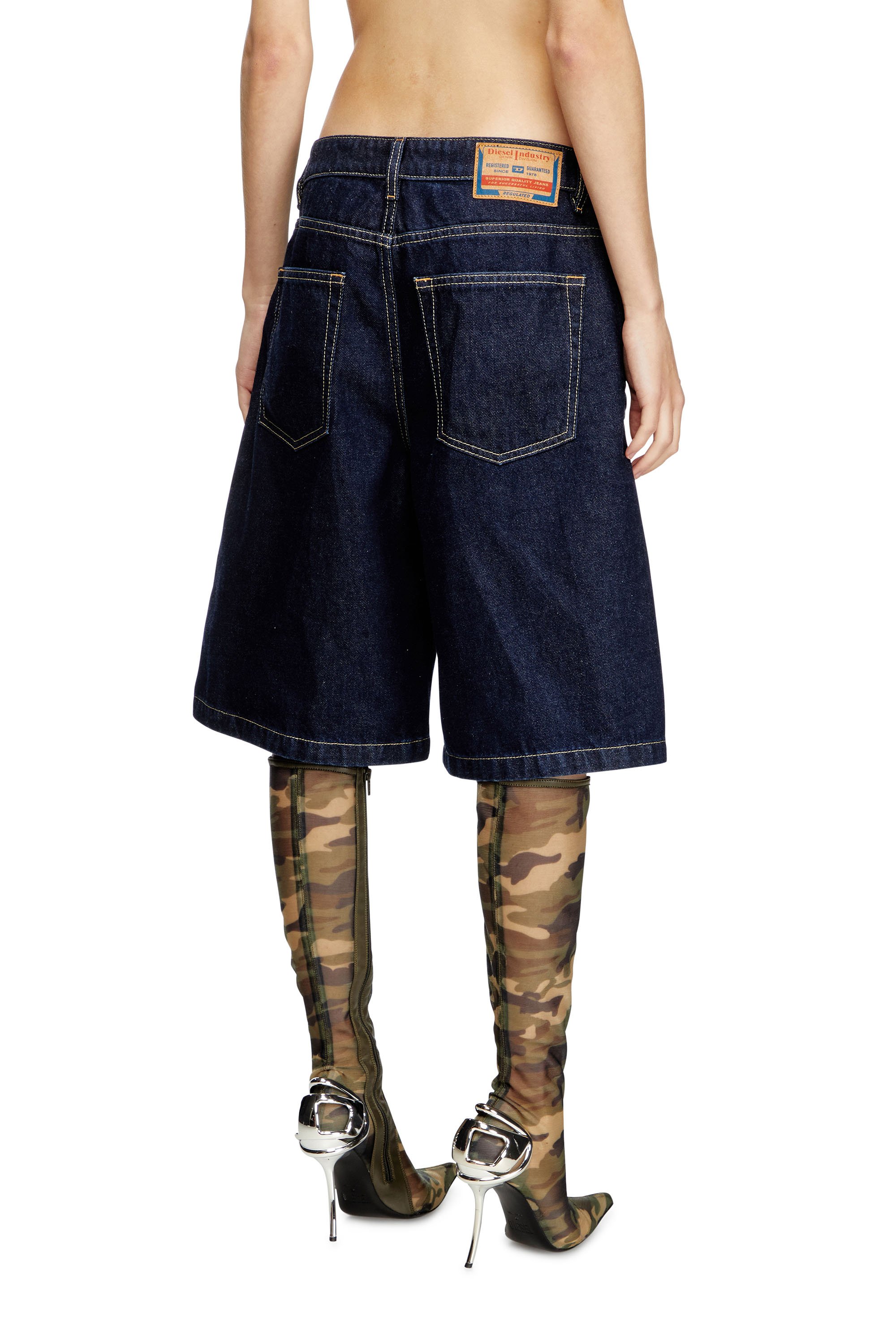 Diesel - DE-SIRE-SHORT, Pantalones cortos en denim de lavado impecable Mujer in Azul marino - 4