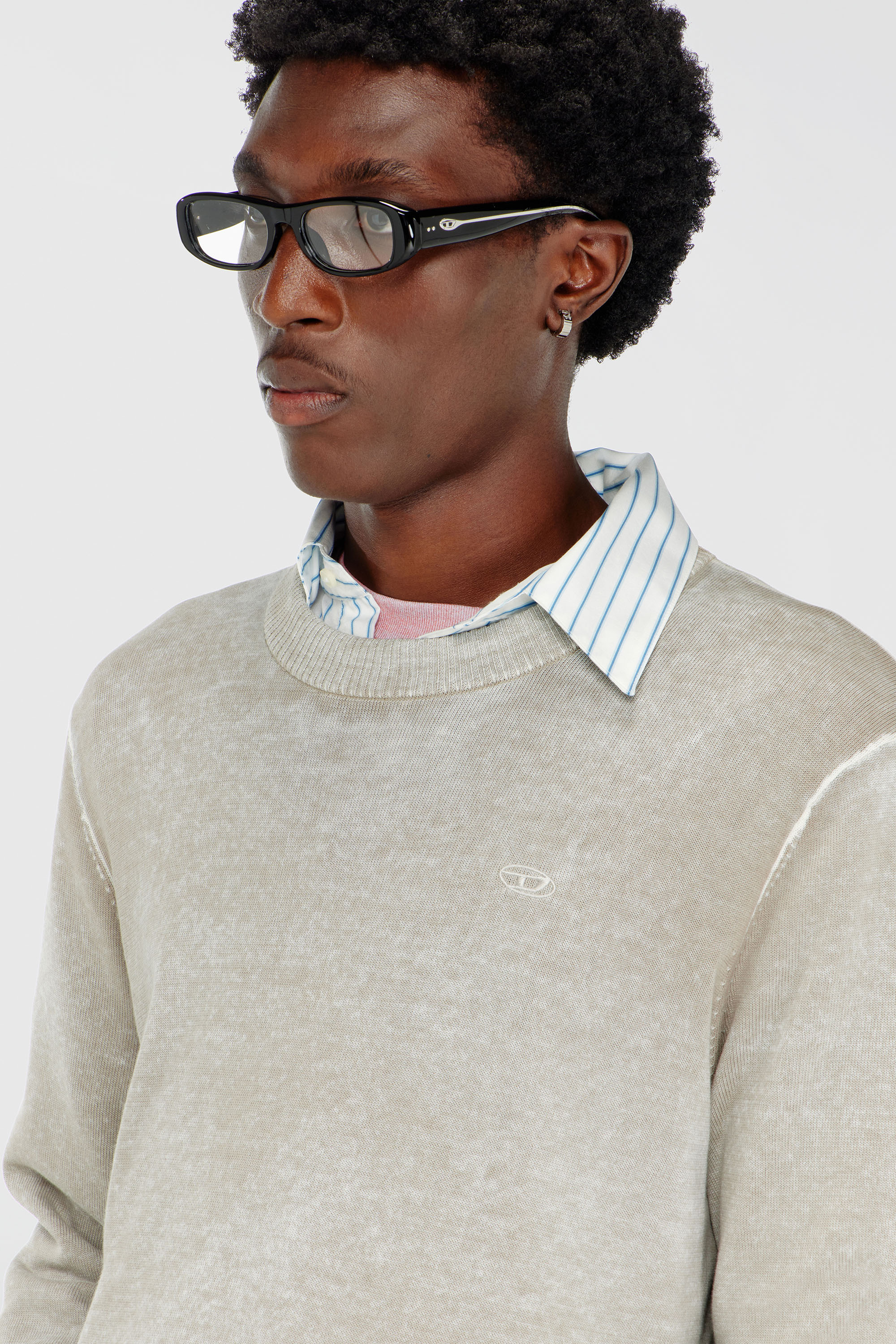 Diesel - K-LAURENT, Jersey con estampado inverso descolorido Hombre in Gris - 5