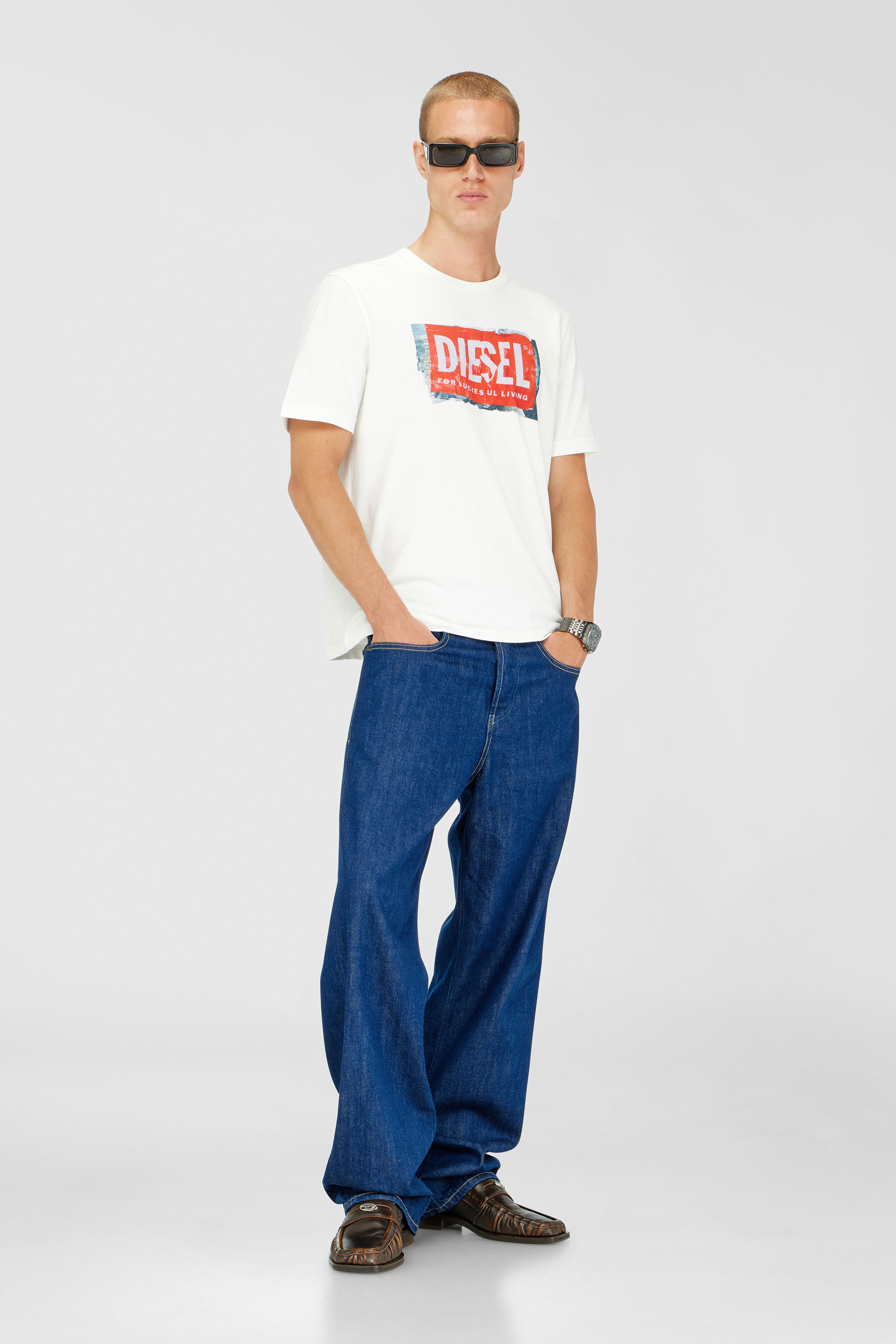 Diesel - T-ADJUST-Q6, Camiseta con logotipo con efecto arrugado Hombre in Blanco - 2