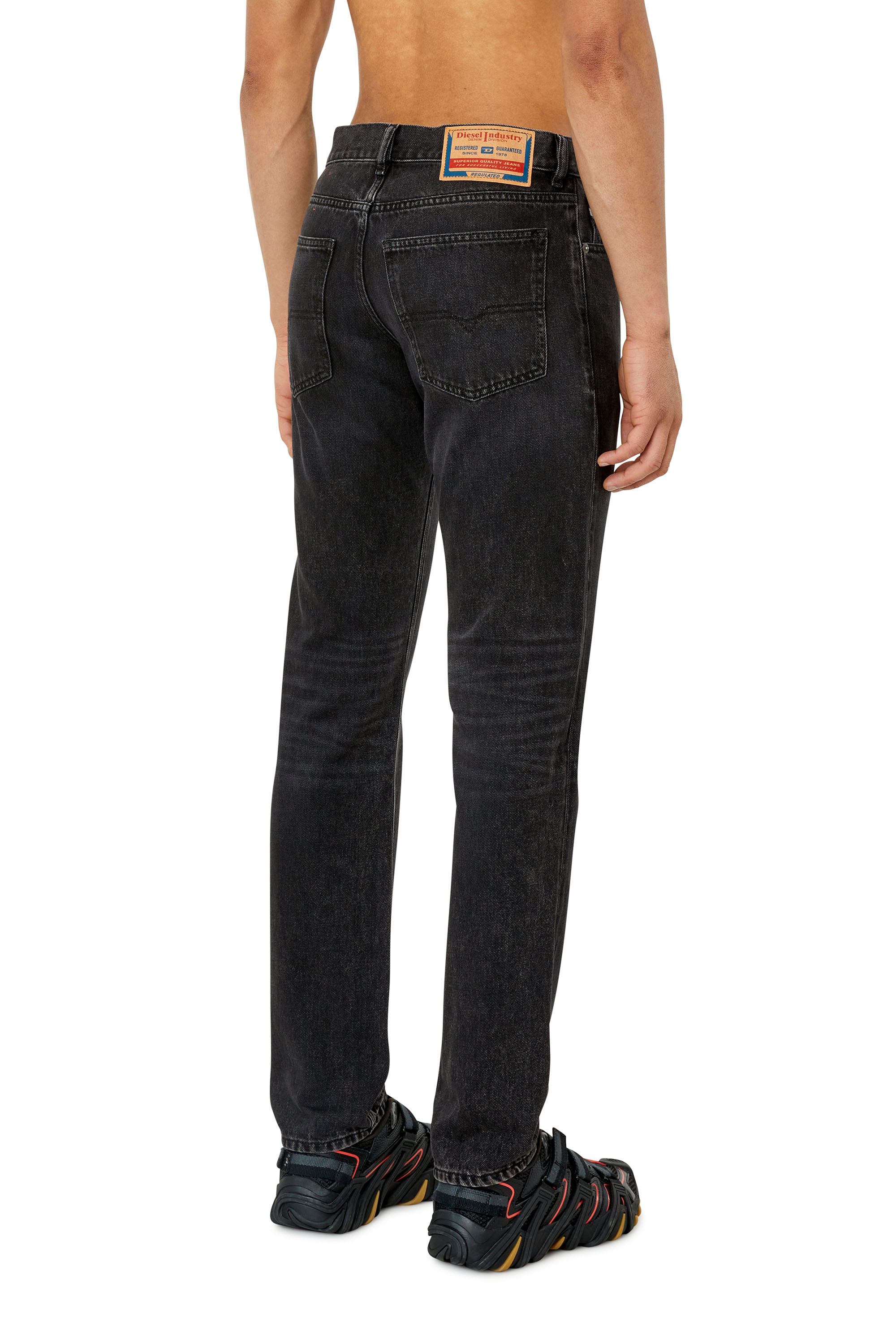 Diesel - Straight Jeans 1995 D-Sark 09B88, Negro/Gris oscuro - Image 3